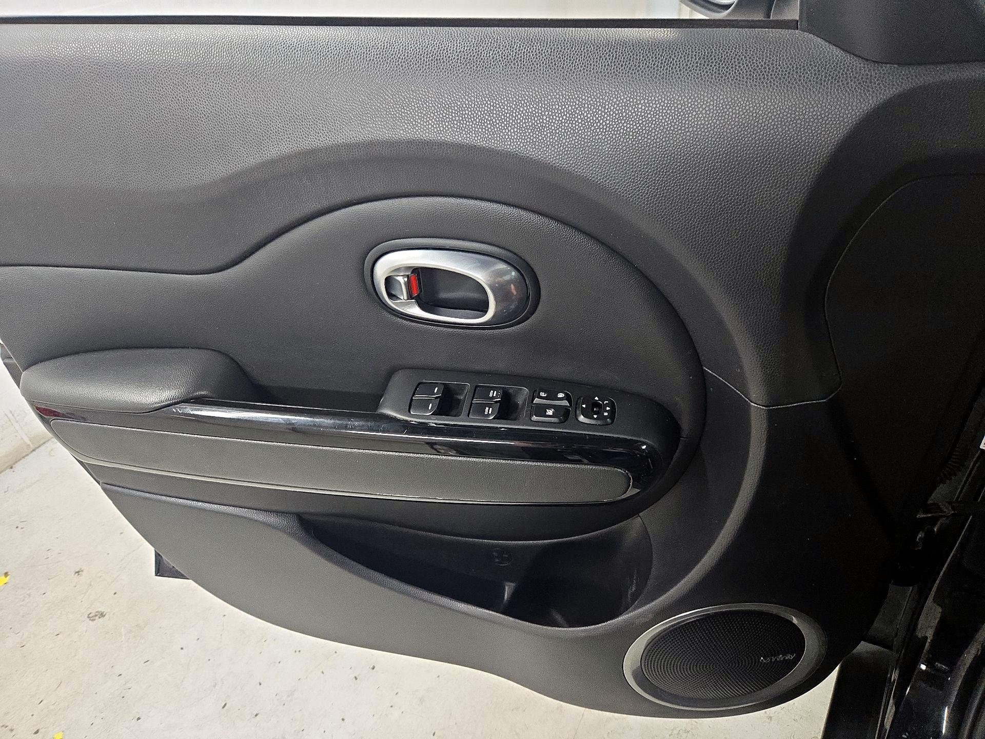 Thumbnail: 2016 Kia Soul - 12