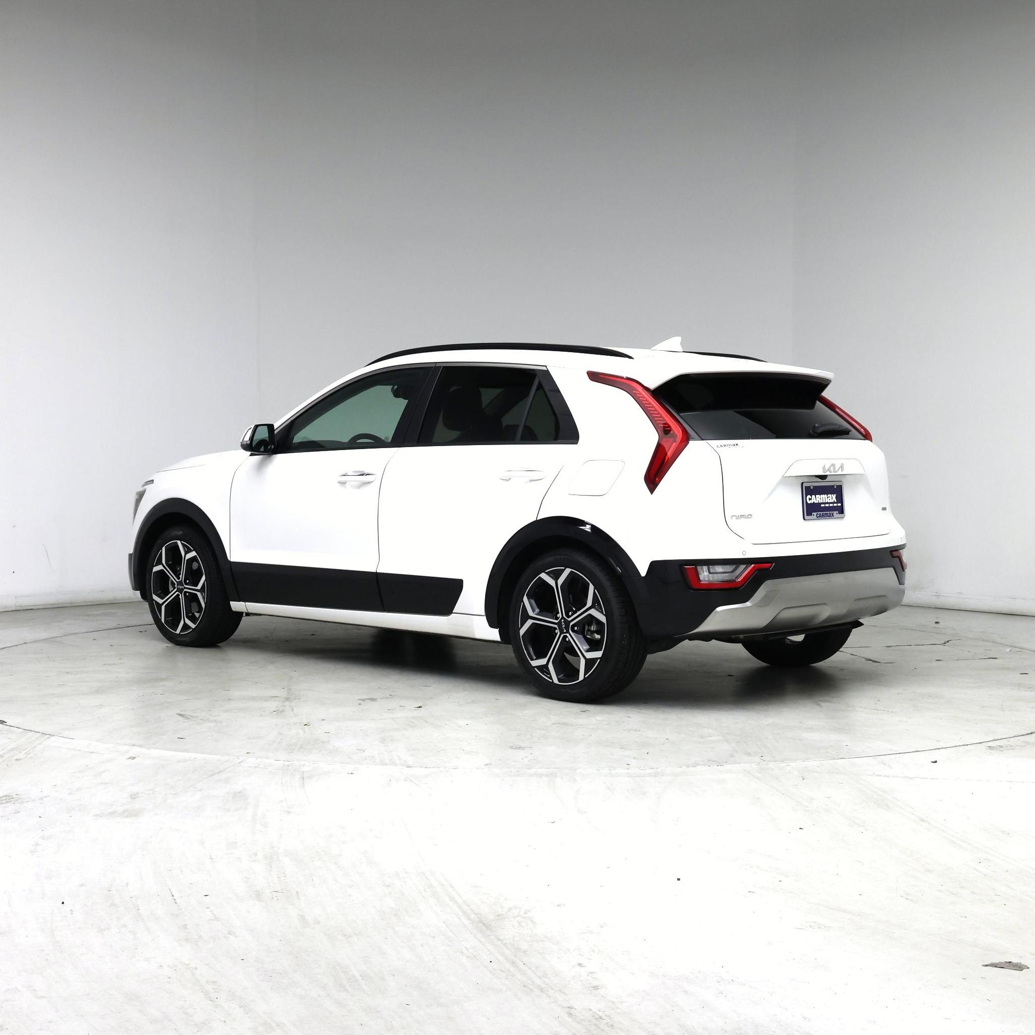 Thumbnail: 2023 Kia Niro - 2