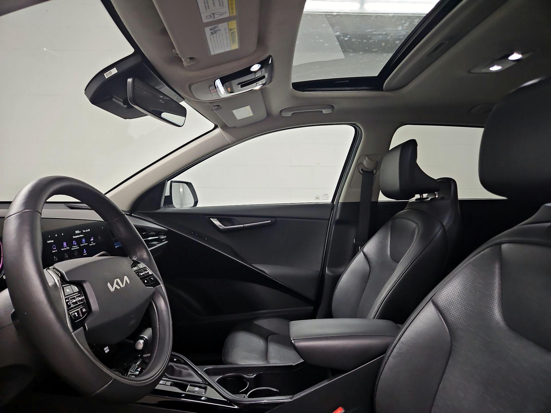 Thumbnail: 2023 Kia Niro - 20