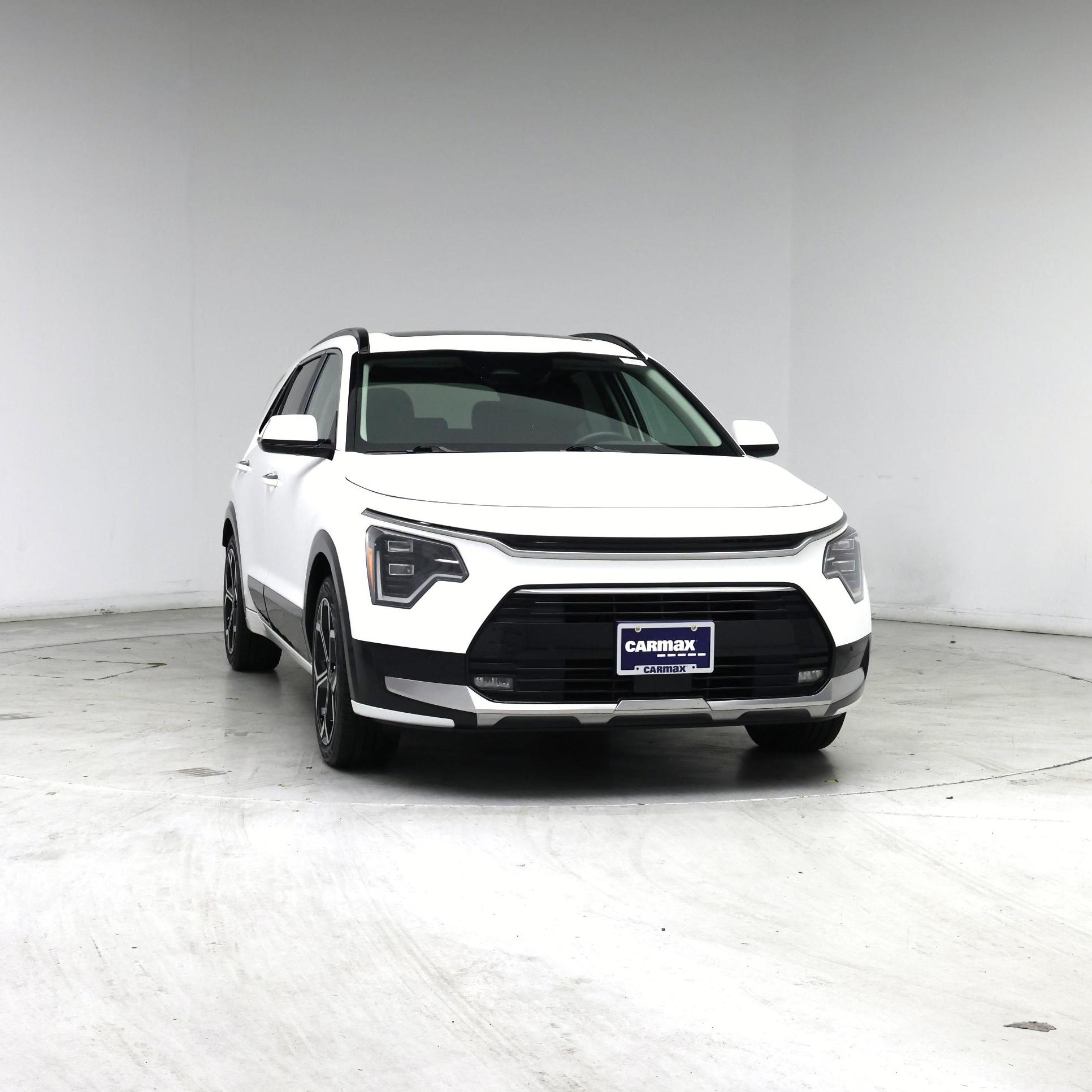 Thumbnail: 2023 Kia Niro - 5