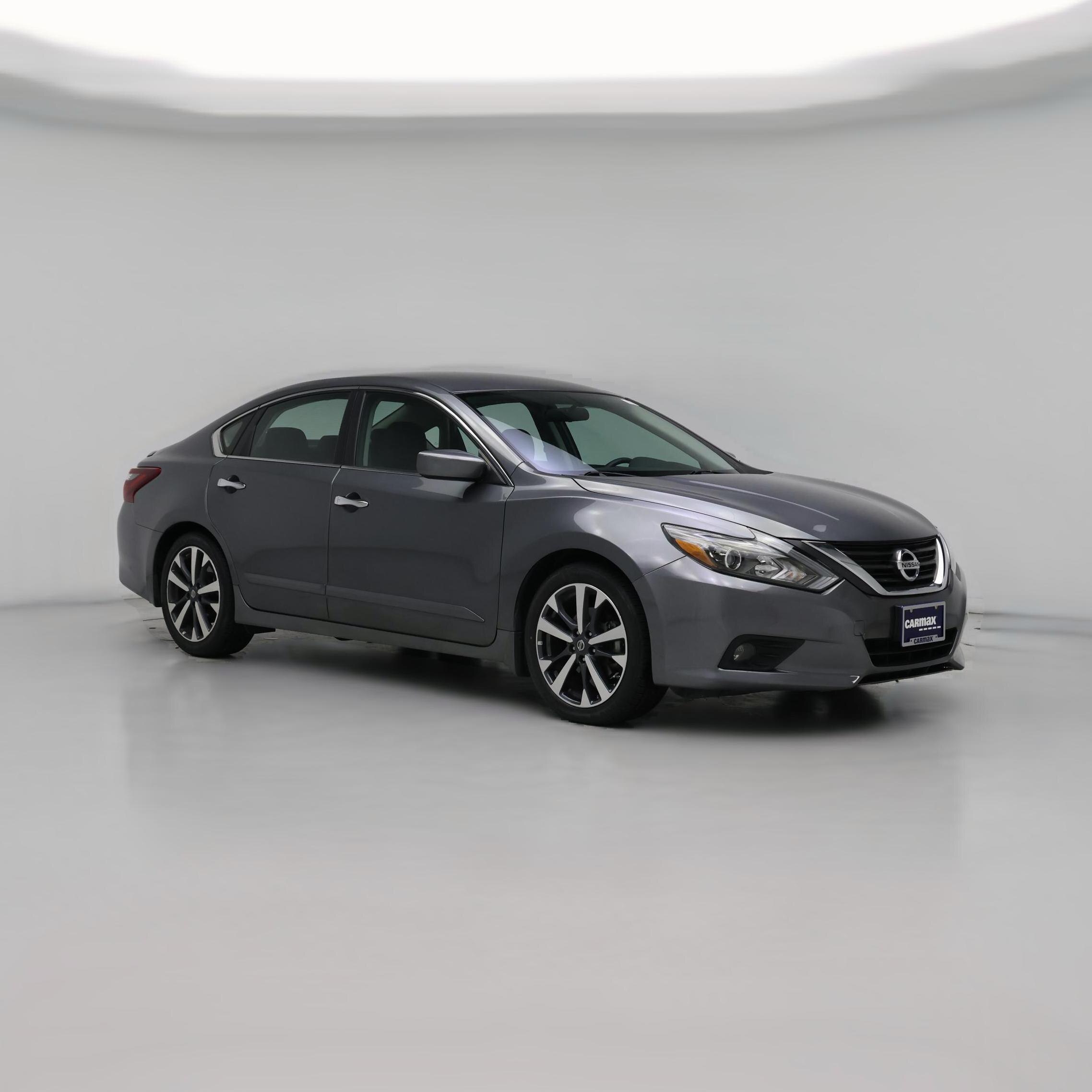 Thumbnail: 2017 Nissan Altima - 1