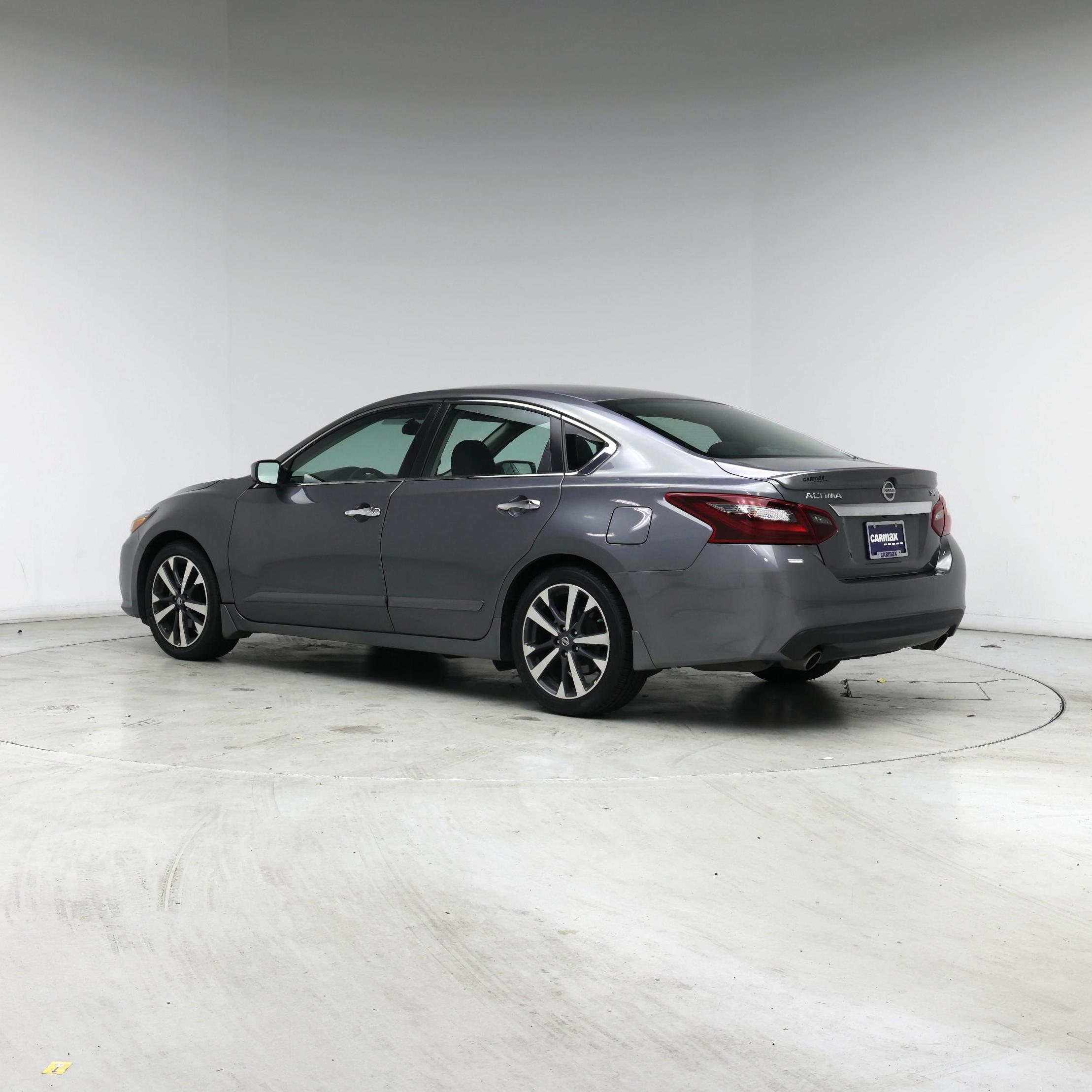 Thumbnail: 2017 Nissan Altima - 2