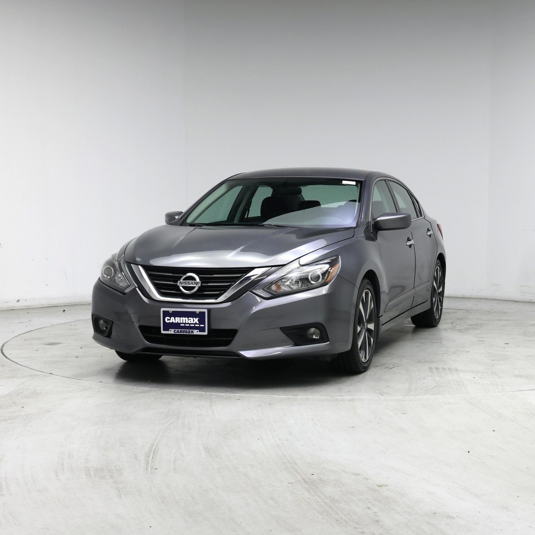 Thumbnail: 2017 Nissan Altima - 4