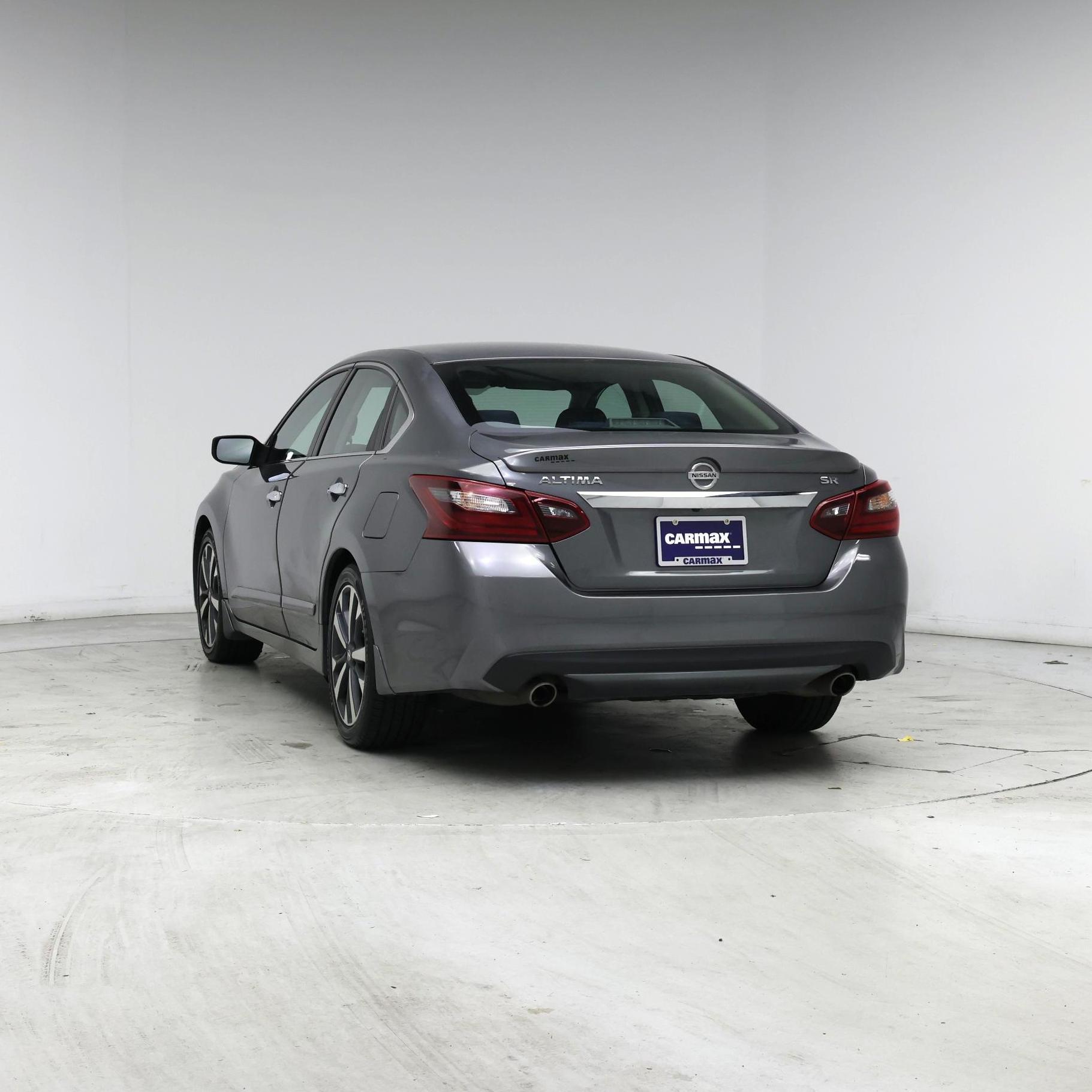 Thumbnail: 2017 Nissan Altima - 6