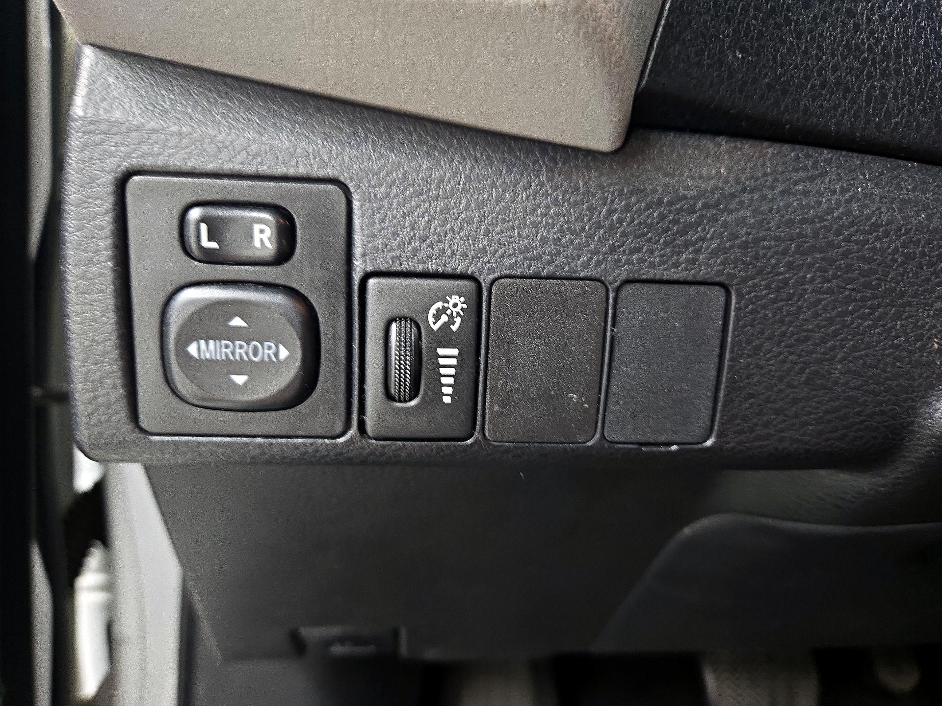 Thumbnail: 2014 Toyota Corolla - 13