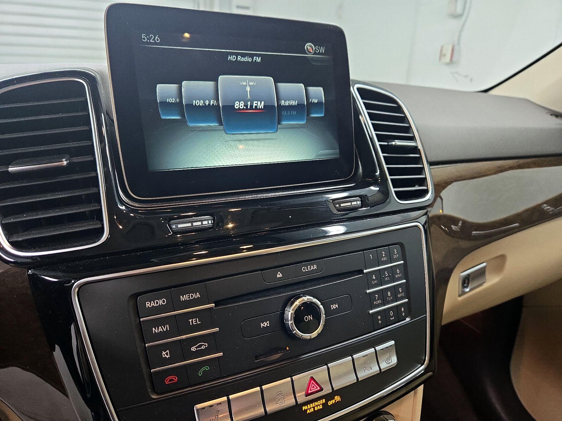 Thumbnail: 2016 Mercedes-Benz GLE - 16