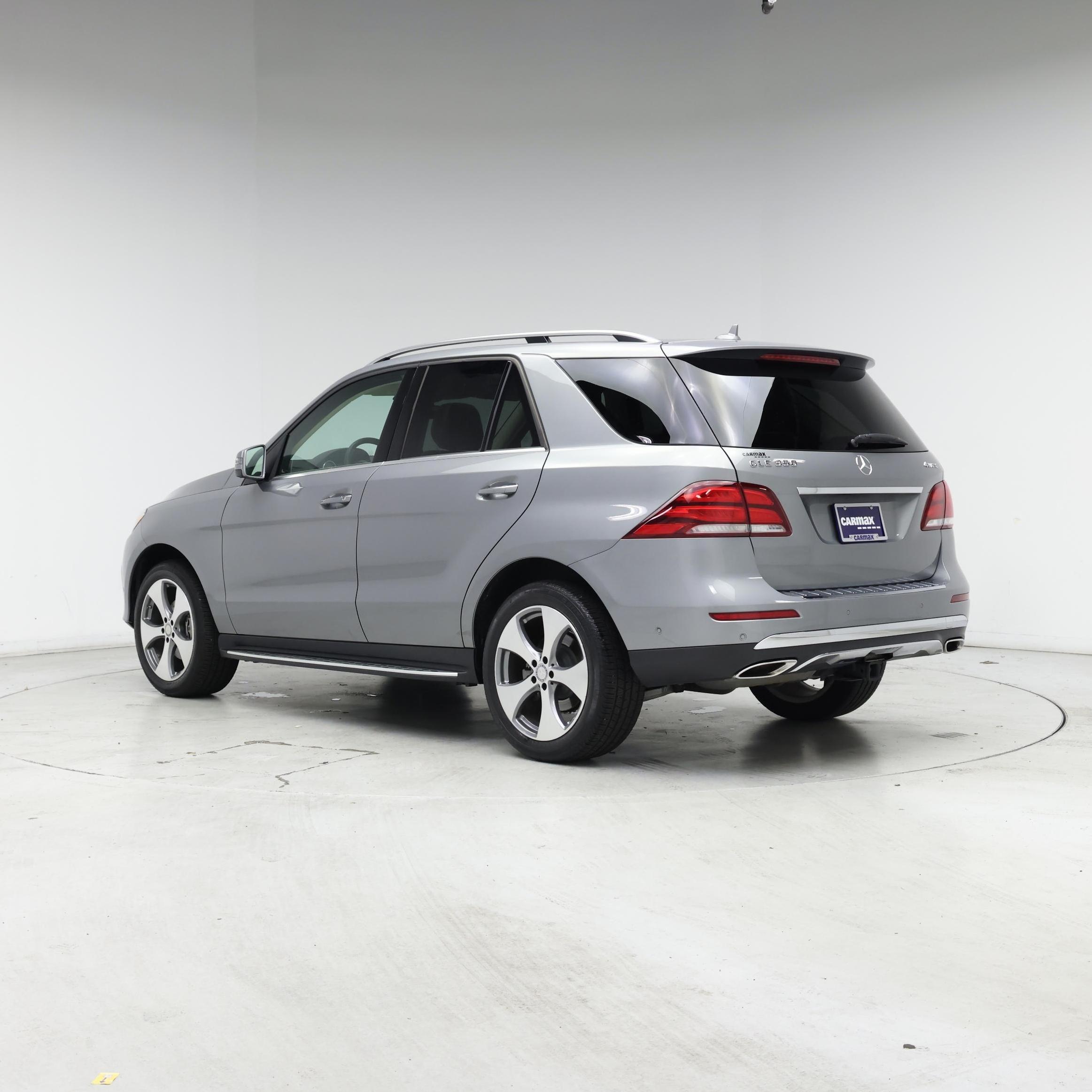 Thumbnail: 2016 Mercedes-Benz GLE - 2