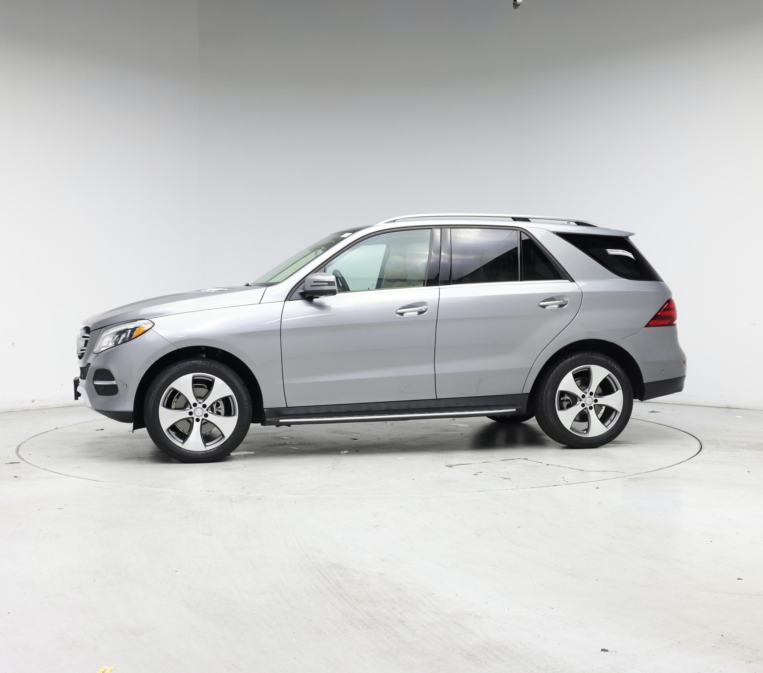 Thumbnail: 2016 Mercedes-Benz GLE - 3