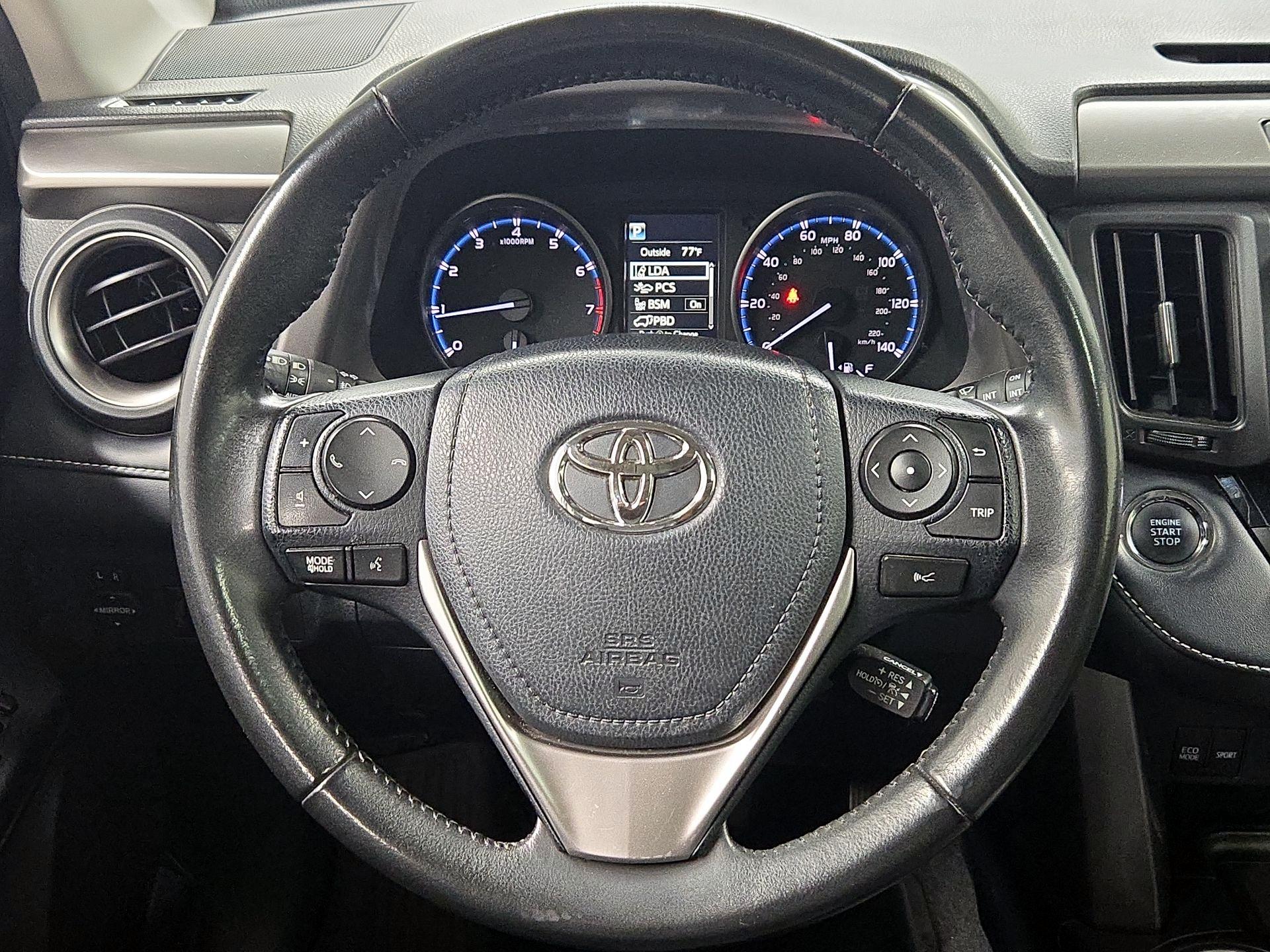 Thumbnail: 2018 Toyota RAV4 - 10