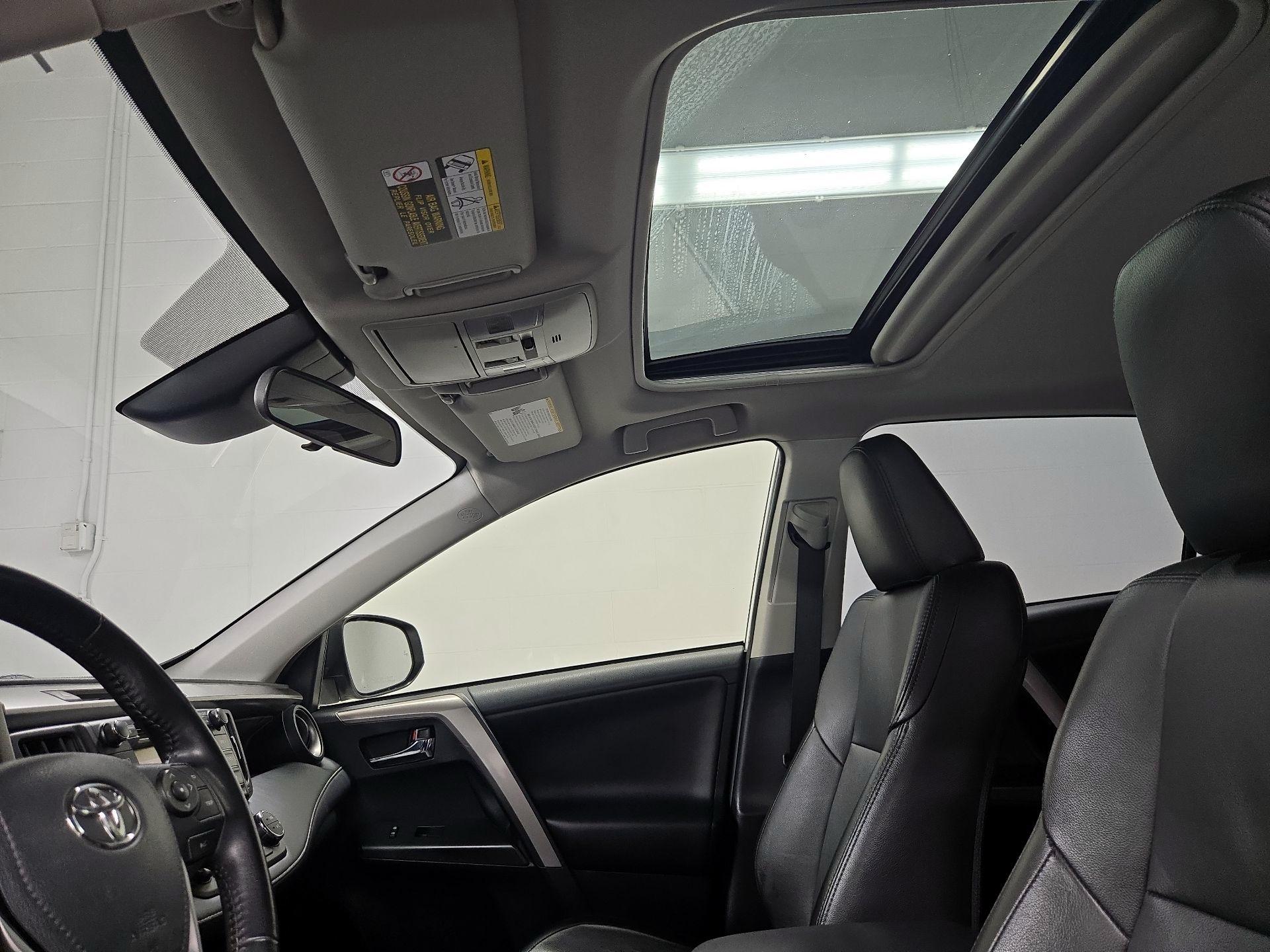 Thumbnail: 2018 Toyota RAV4 - 19