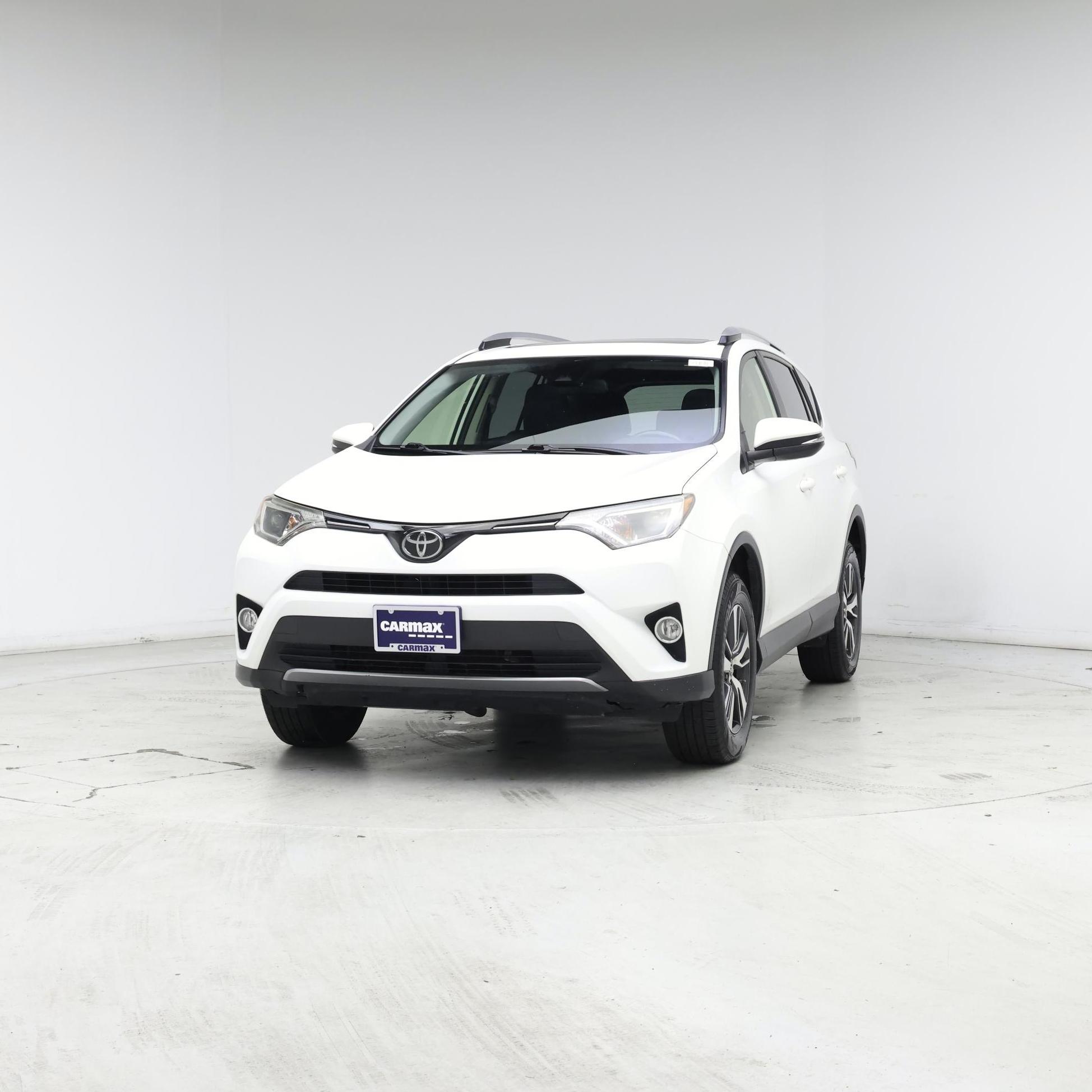 Thumbnail: 2018 Toyota RAV4 - 4