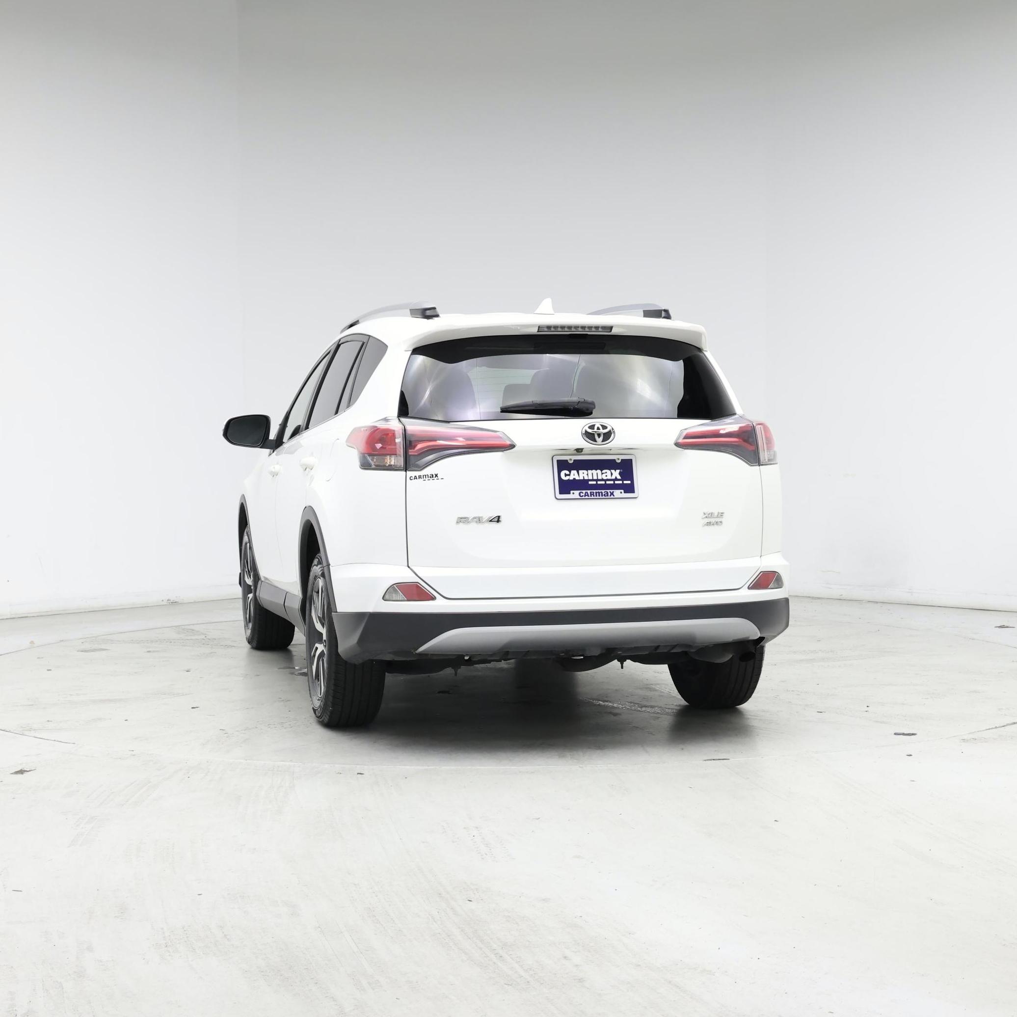 Thumbnail: 2018 Toyota RAV4 - 6