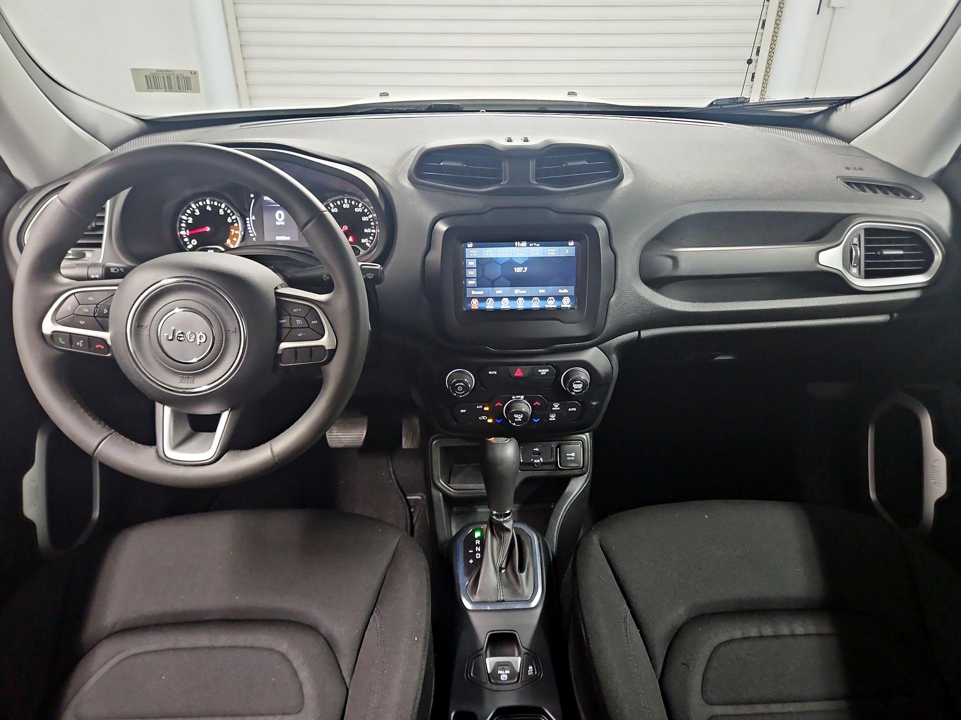 Thumbnail: 2019 Jeep Renegade - 9