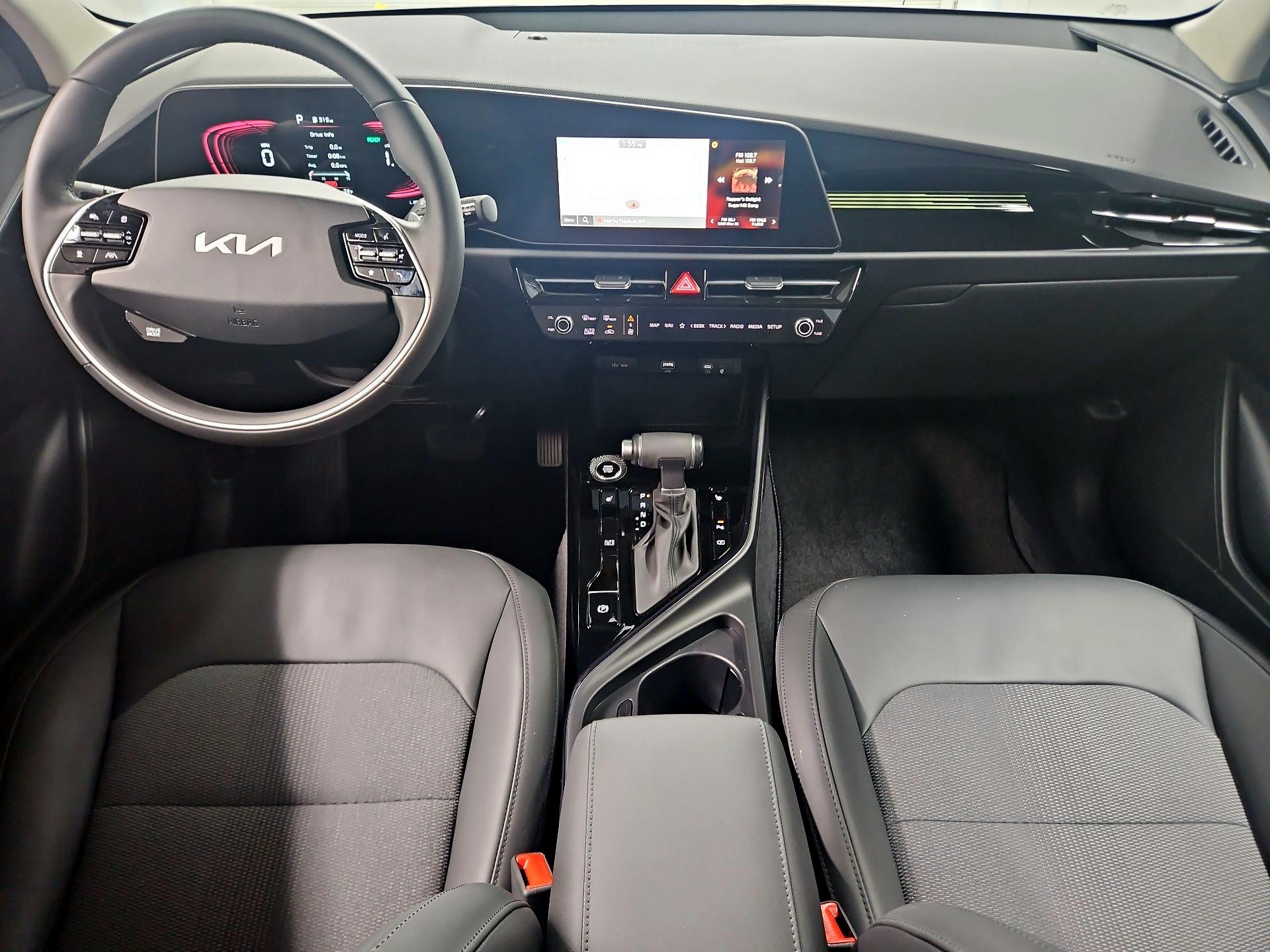Thumbnail: 2024 Kia Niro - 9
