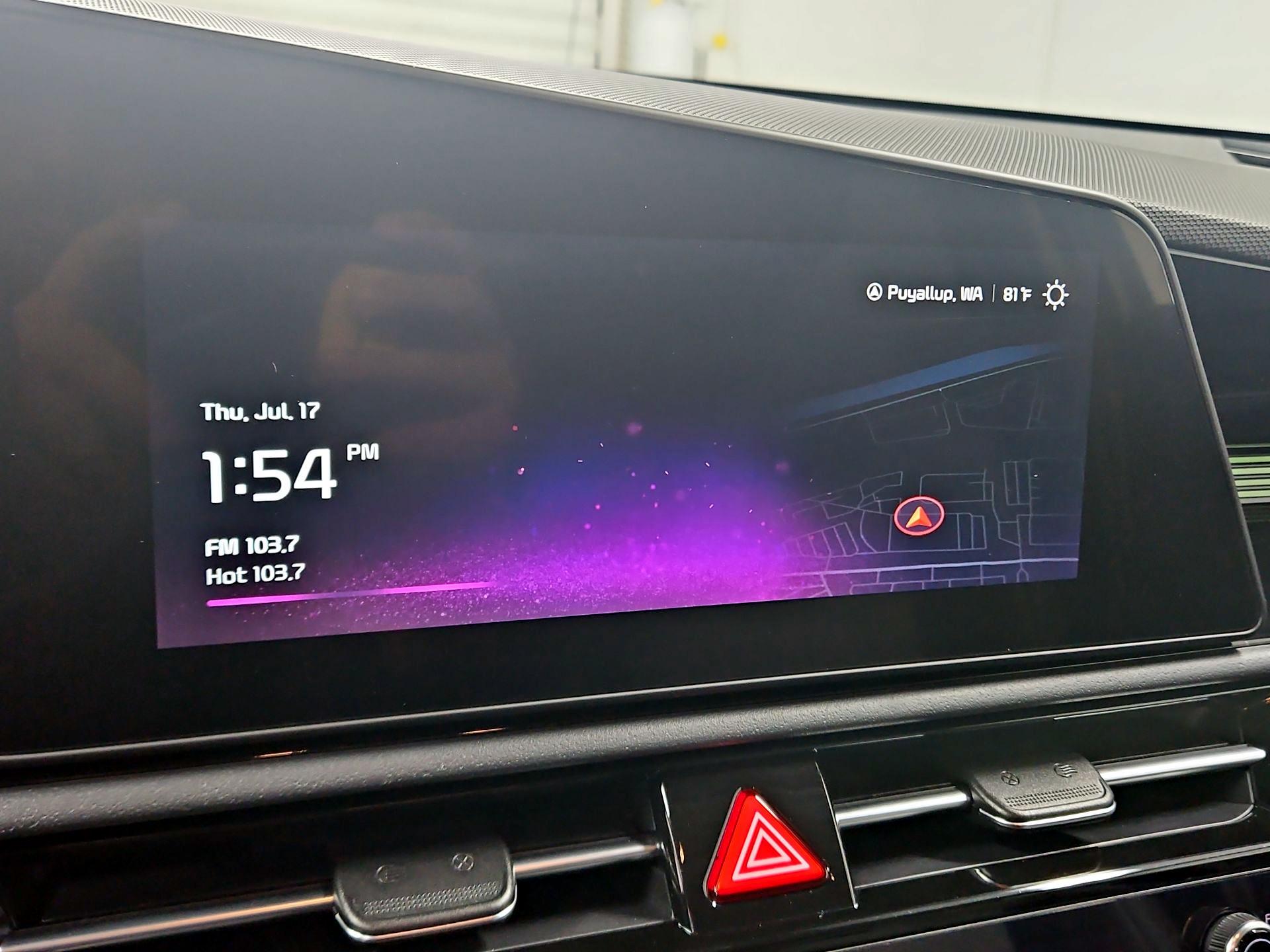 Thumbnail: 2024 Kia Niro - 16