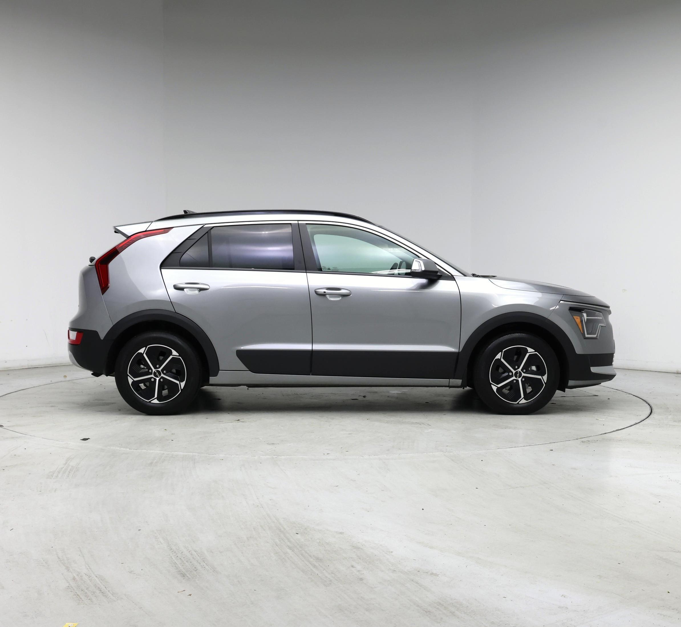 Thumbnail: 2024 Kia Niro - 7