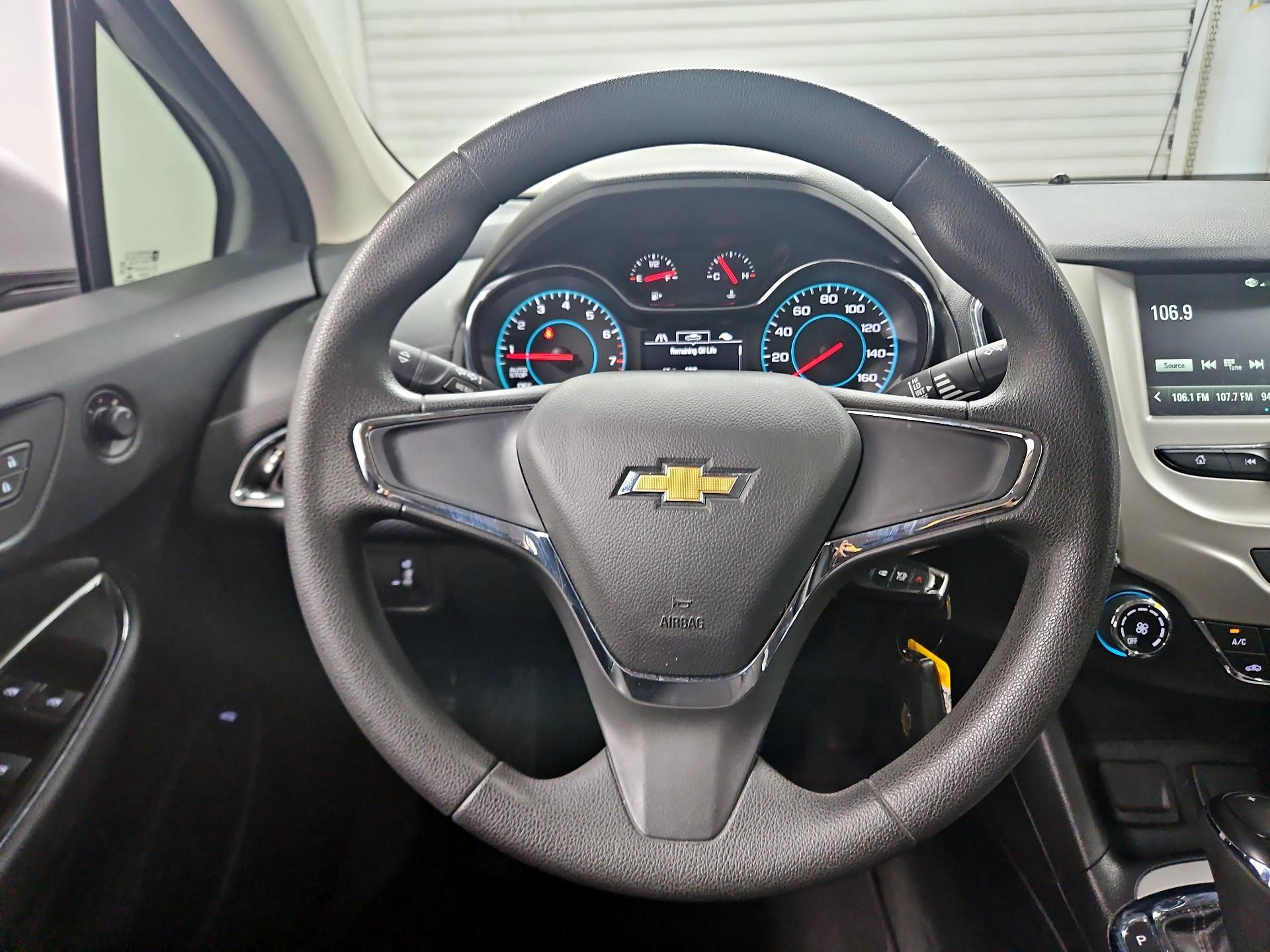 Thumbnail: 2018 Chevrolet Cruze - 10