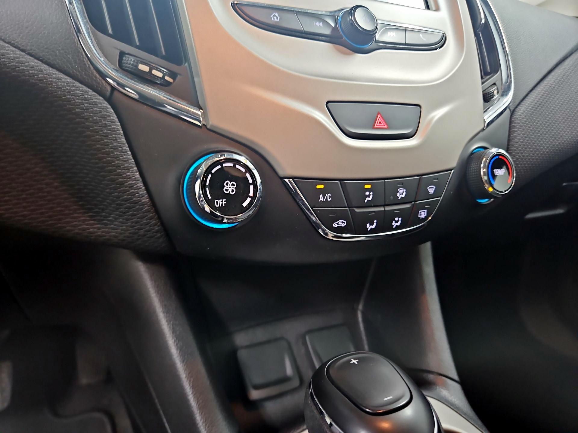 Thumbnail: 2018 Chevrolet Cruze - 16