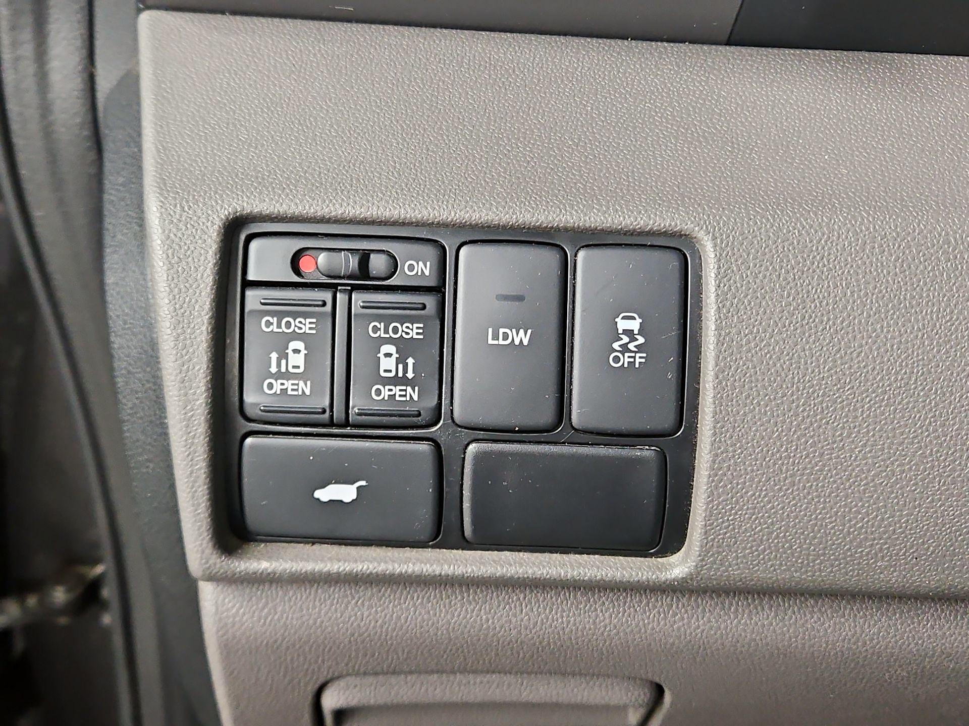 Thumbnail: 2015 Honda Odyssey - 13