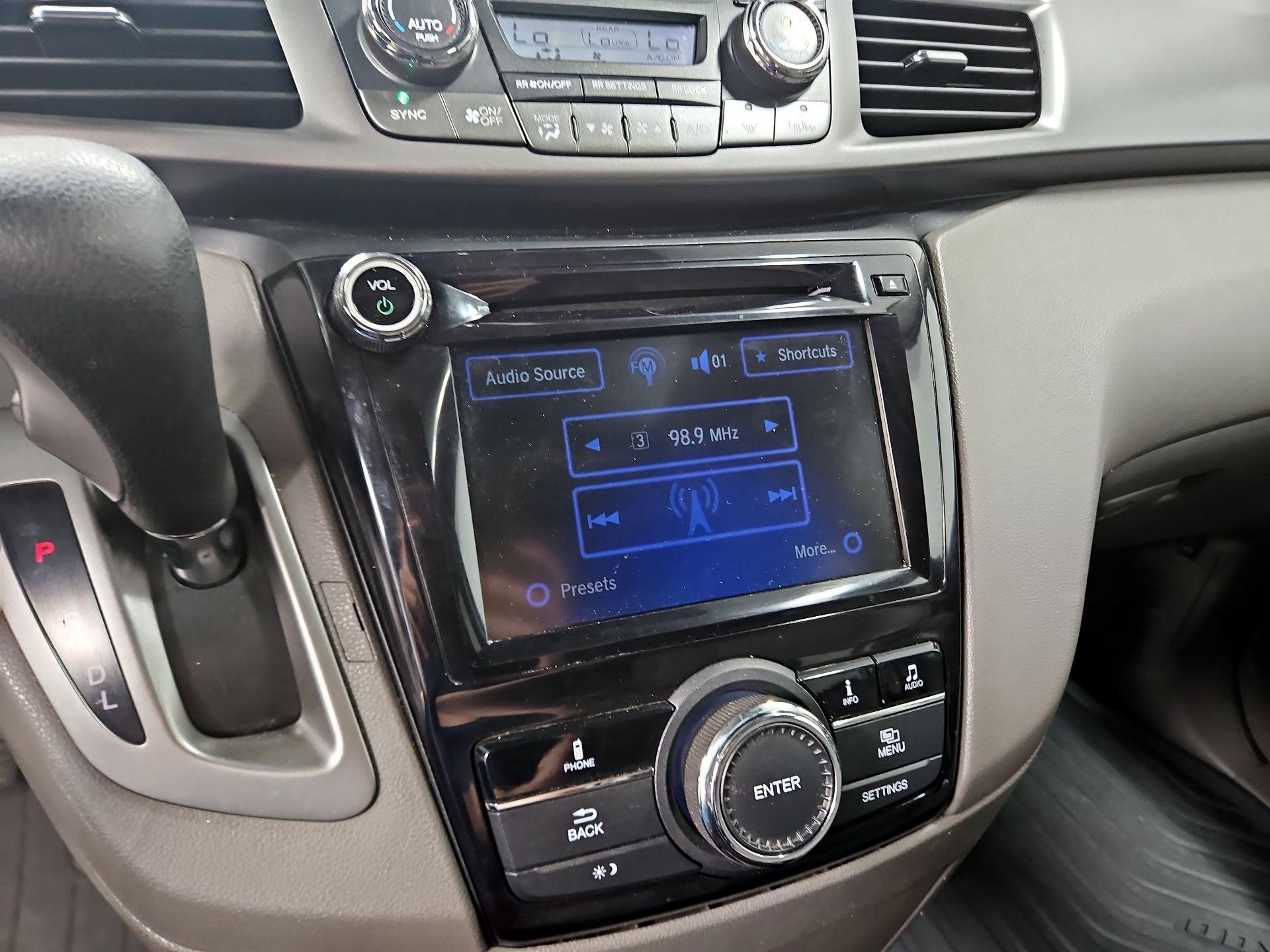 Thumbnail: 2015 Honda Odyssey - 15