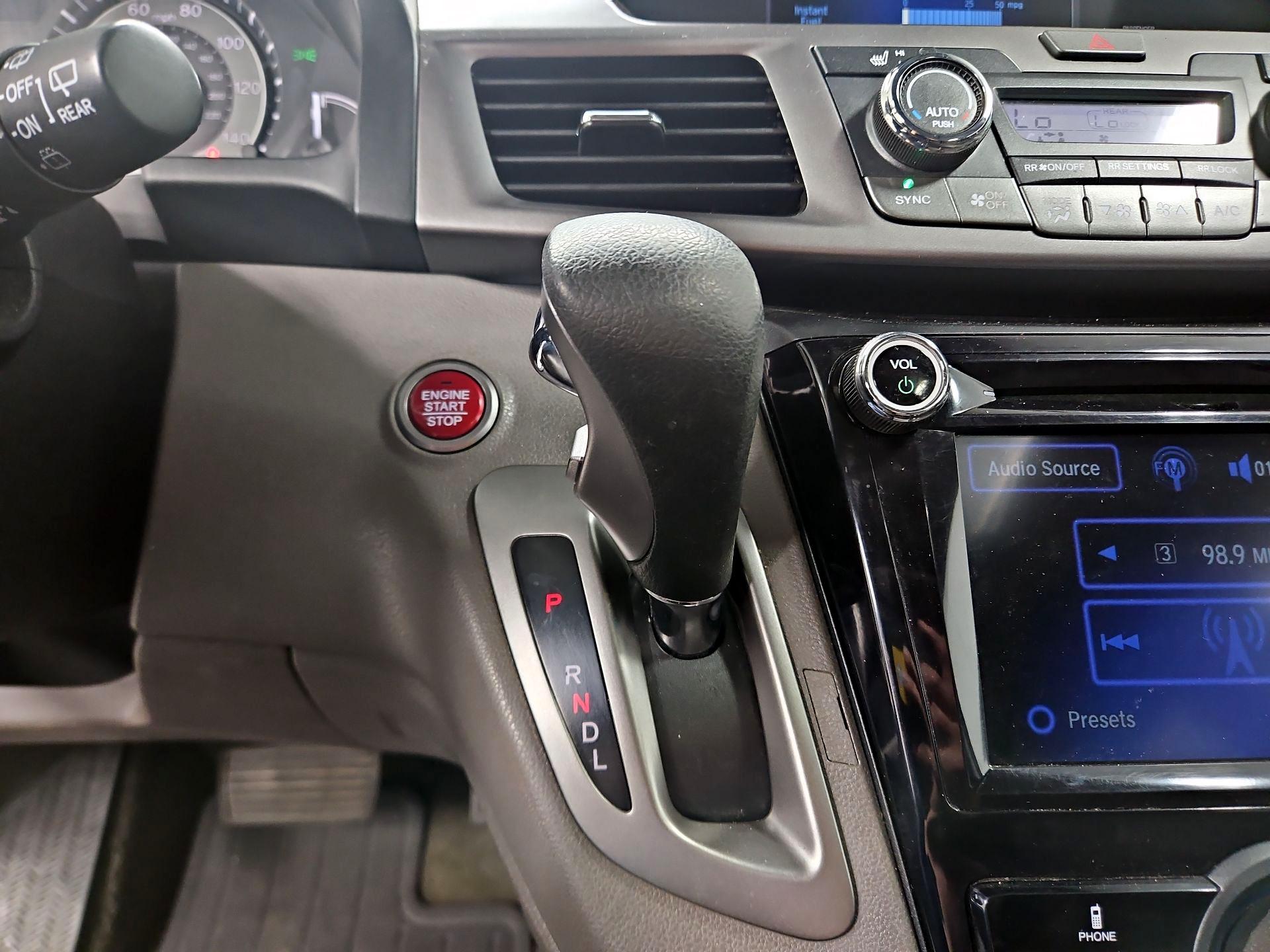 Thumbnail: 2015 Honda Odyssey - 17