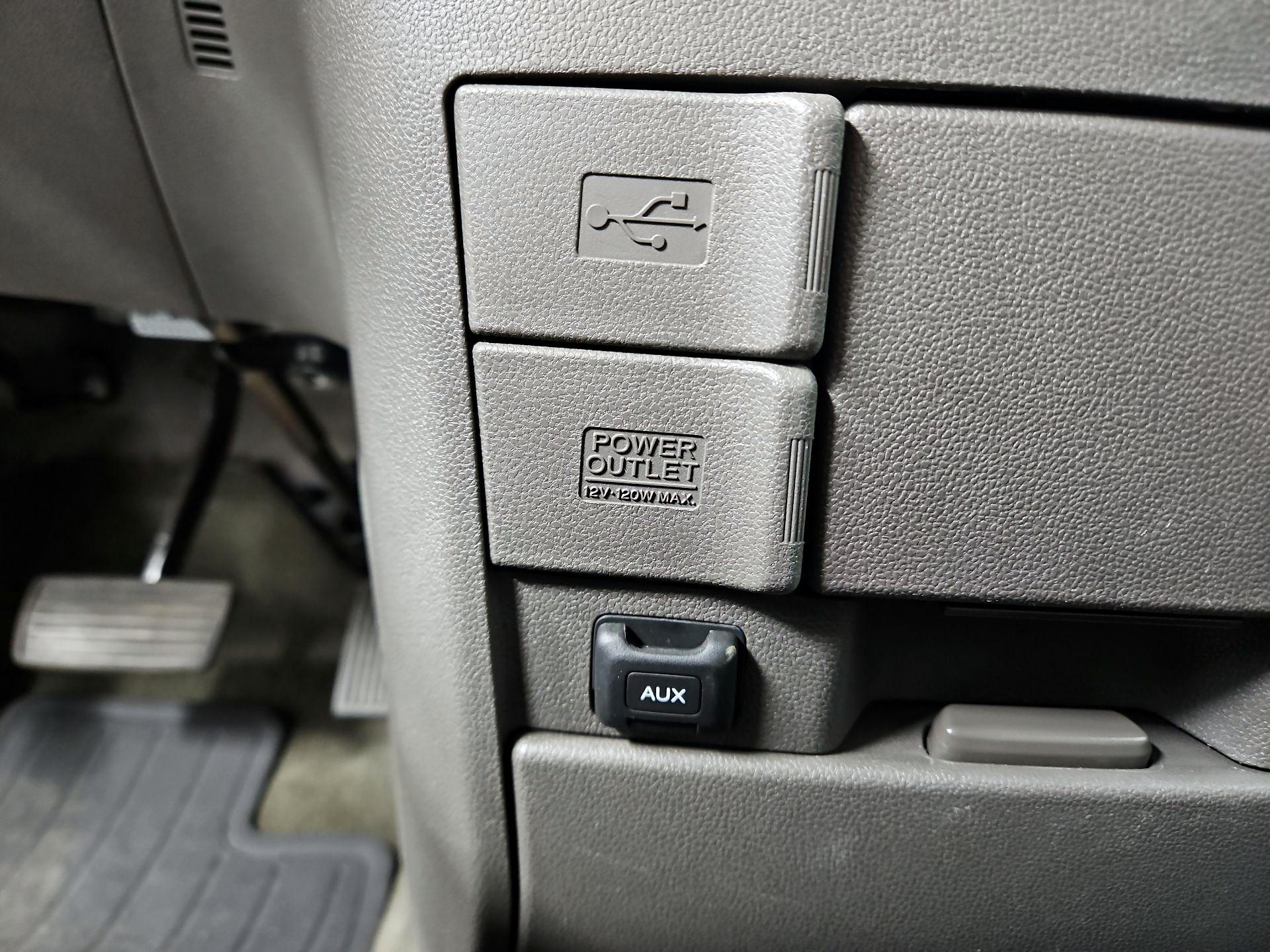 Thumbnail: 2015 Honda Odyssey - 18