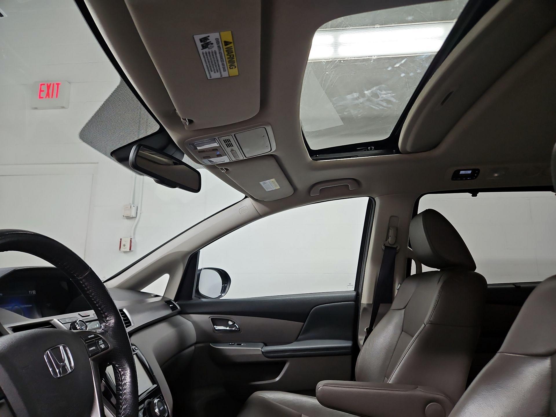 Thumbnail: 2015 Honda Odyssey - 19