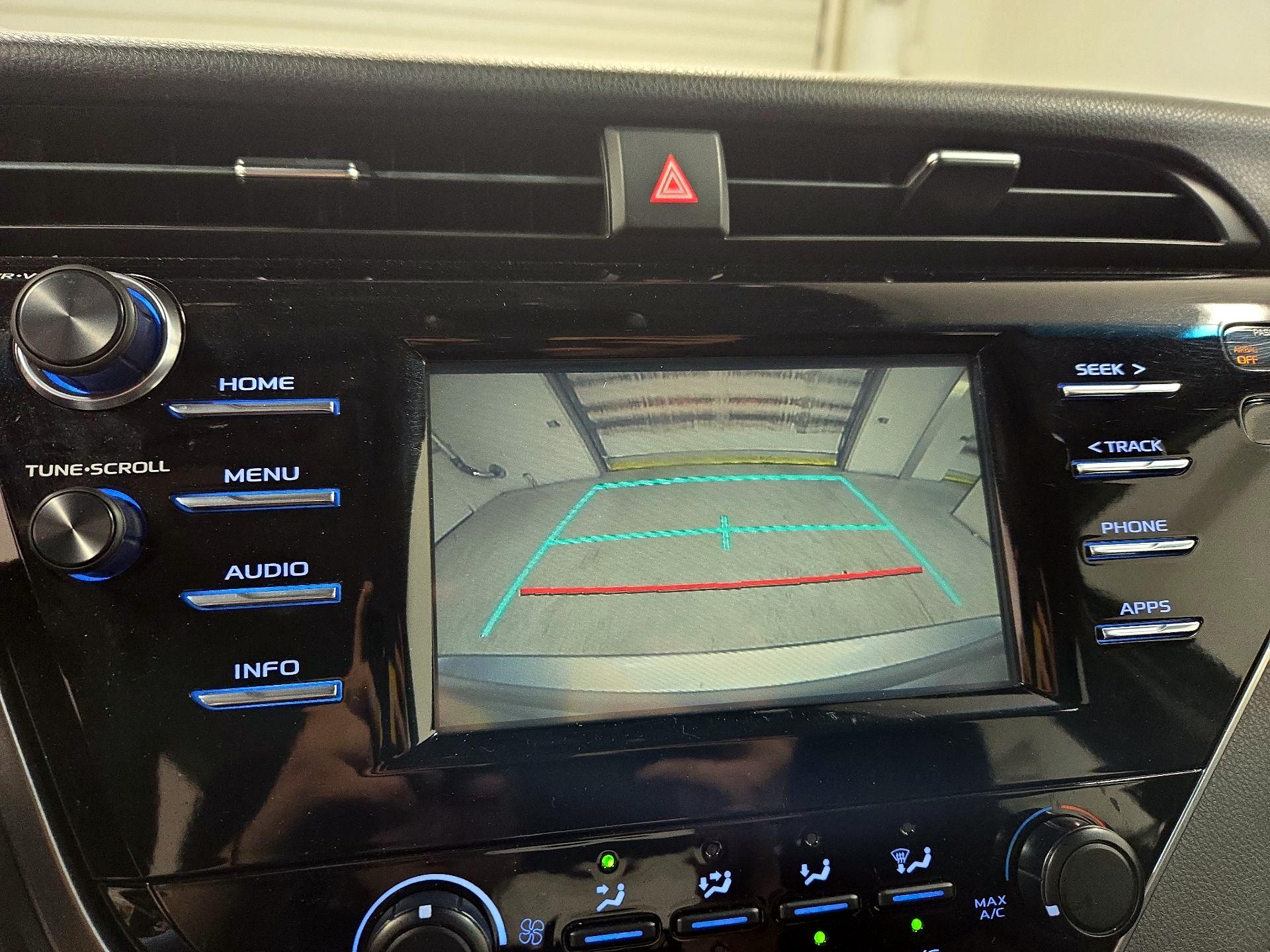 Thumbnail: 2018 Toyota Camry - 14