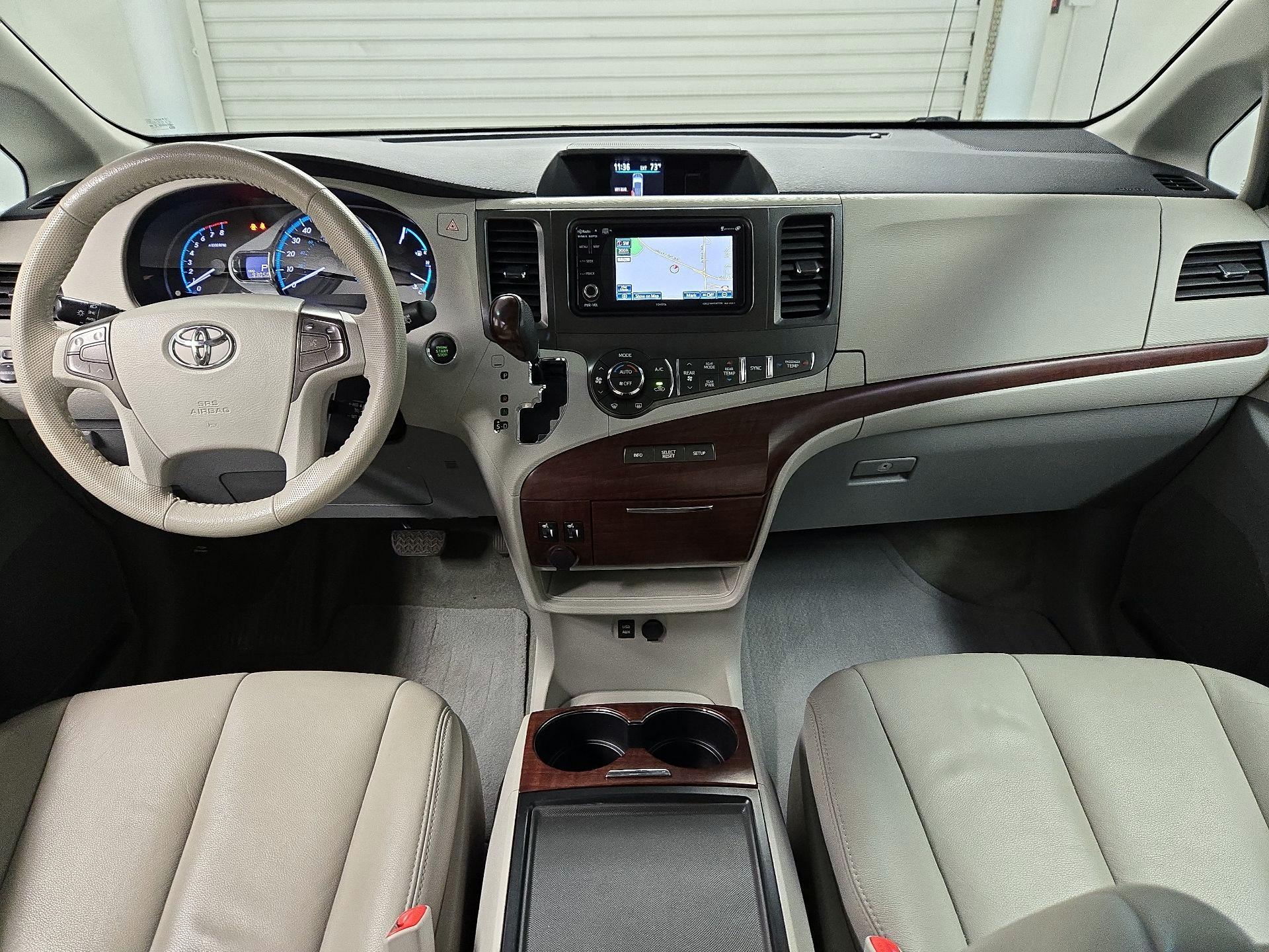 Thumbnail: 2013 Toyota Sienna - 9