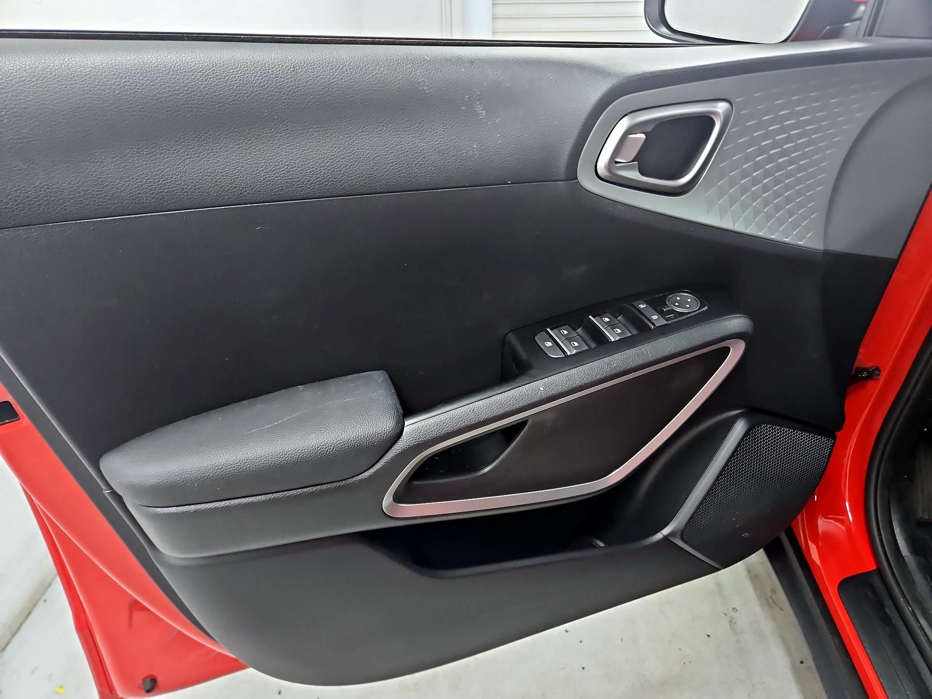 Thumbnail: 2020 Kia Soul - 12