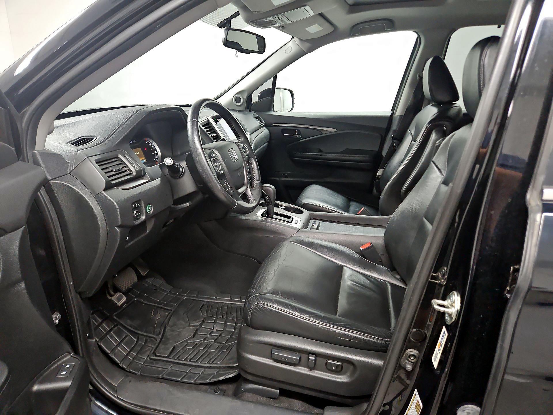 Thumbnail: 2016 Honda Pilot - 11