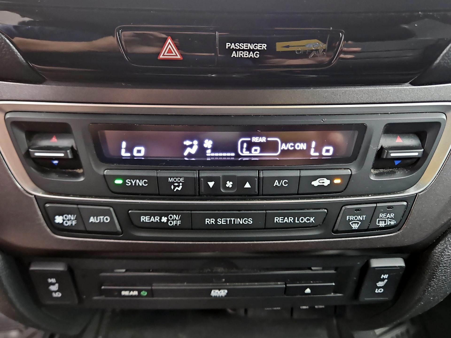 Thumbnail: 2016 Honda Pilot - 16