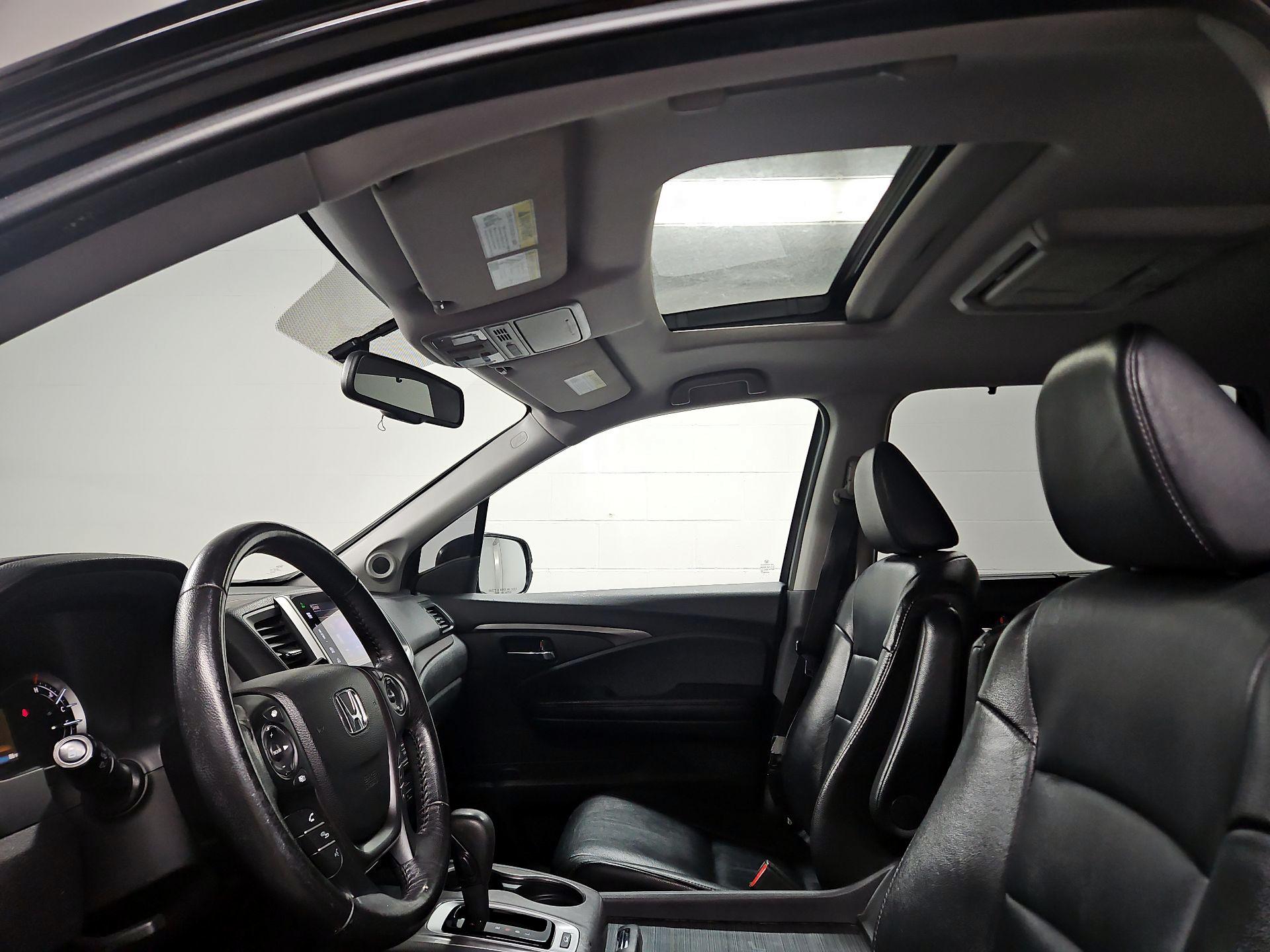 Thumbnail: 2016 Honda Pilot - 19