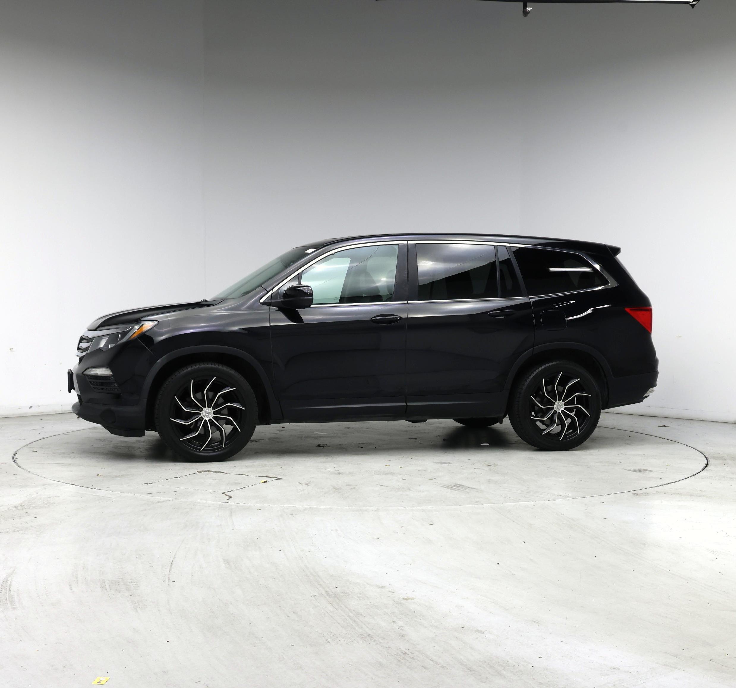 Thumbnail: 2016 Honda Pilot - 3