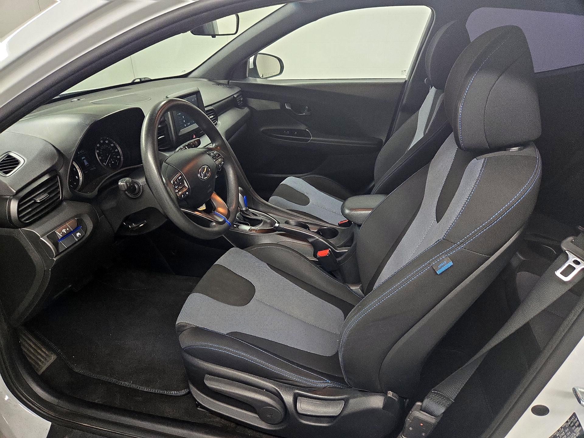 Thumbnail: 2019 Hyundai Veloster - 11