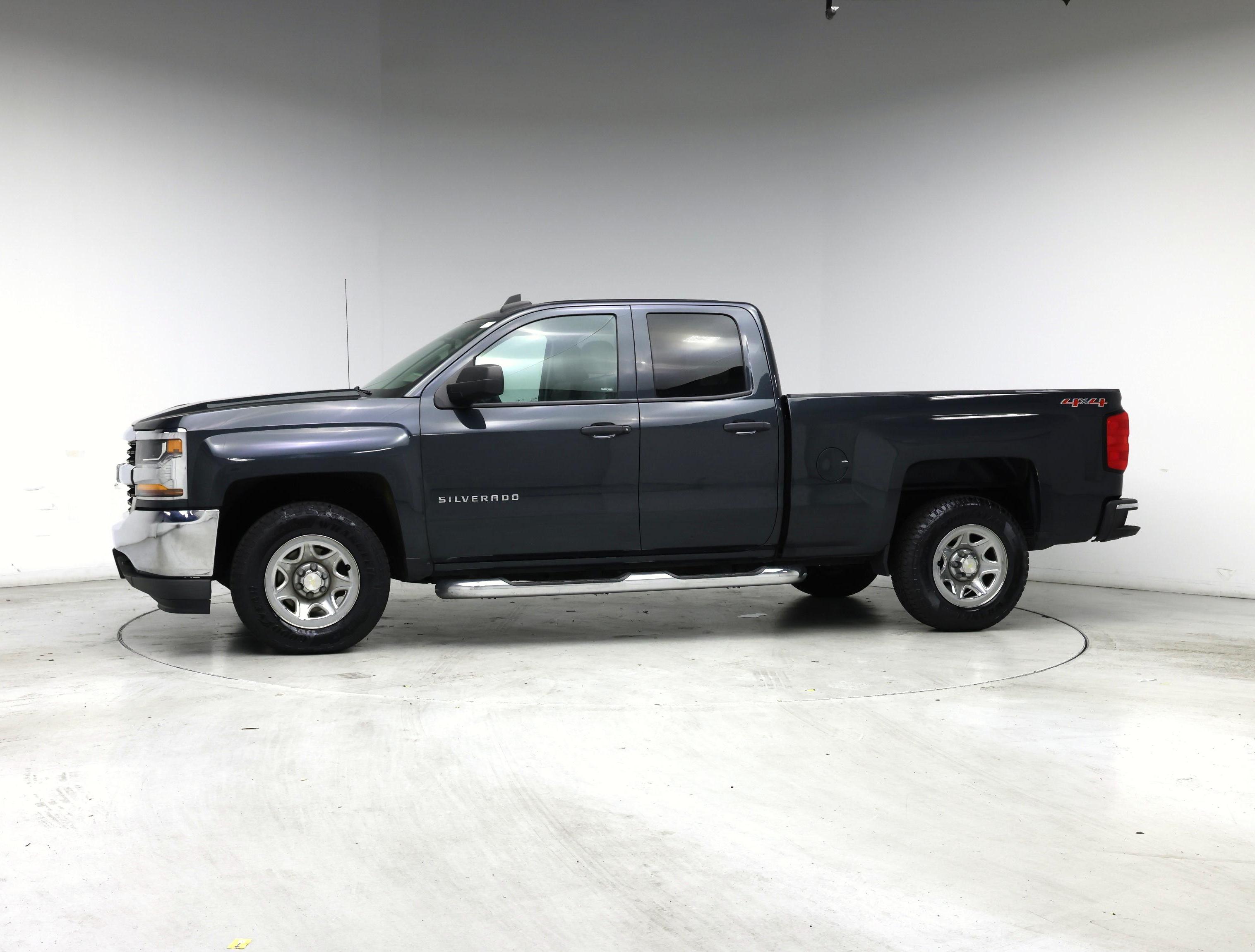 Thumbnail: 2017 Chevrolet Silverado 1500 - 3