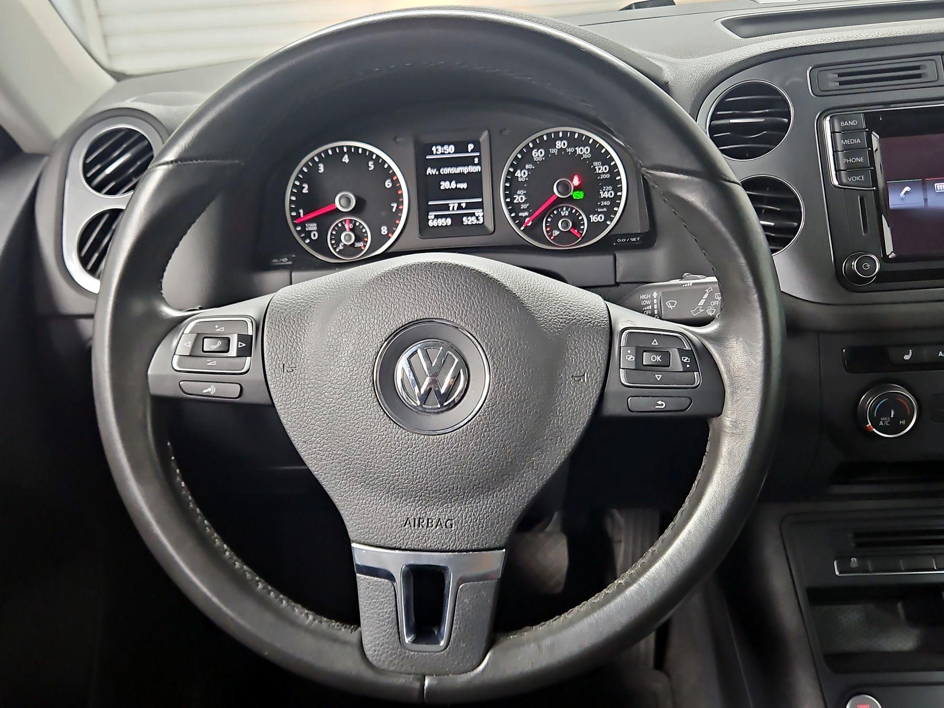 Thumbnail: 2017 Volkswagen Tiguan - 10