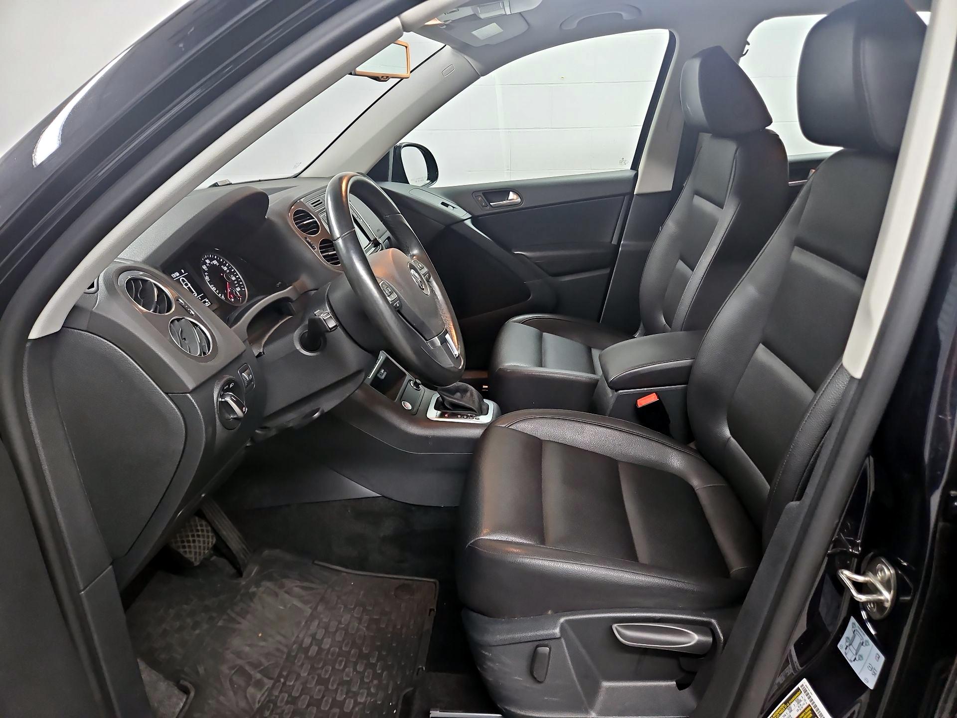 Thumbnail: 2017 Volkswagen Tiguan - 11