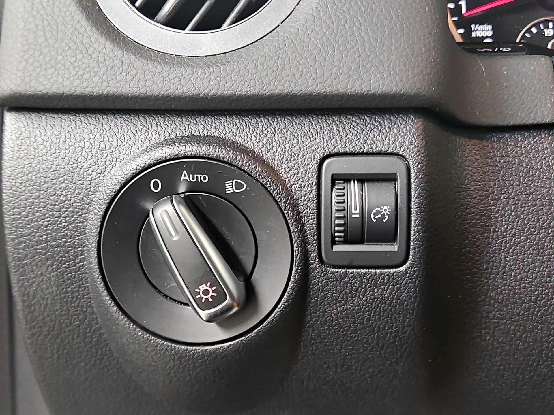 Thumbnail: 2017 Volkswagen Tiguan - 13