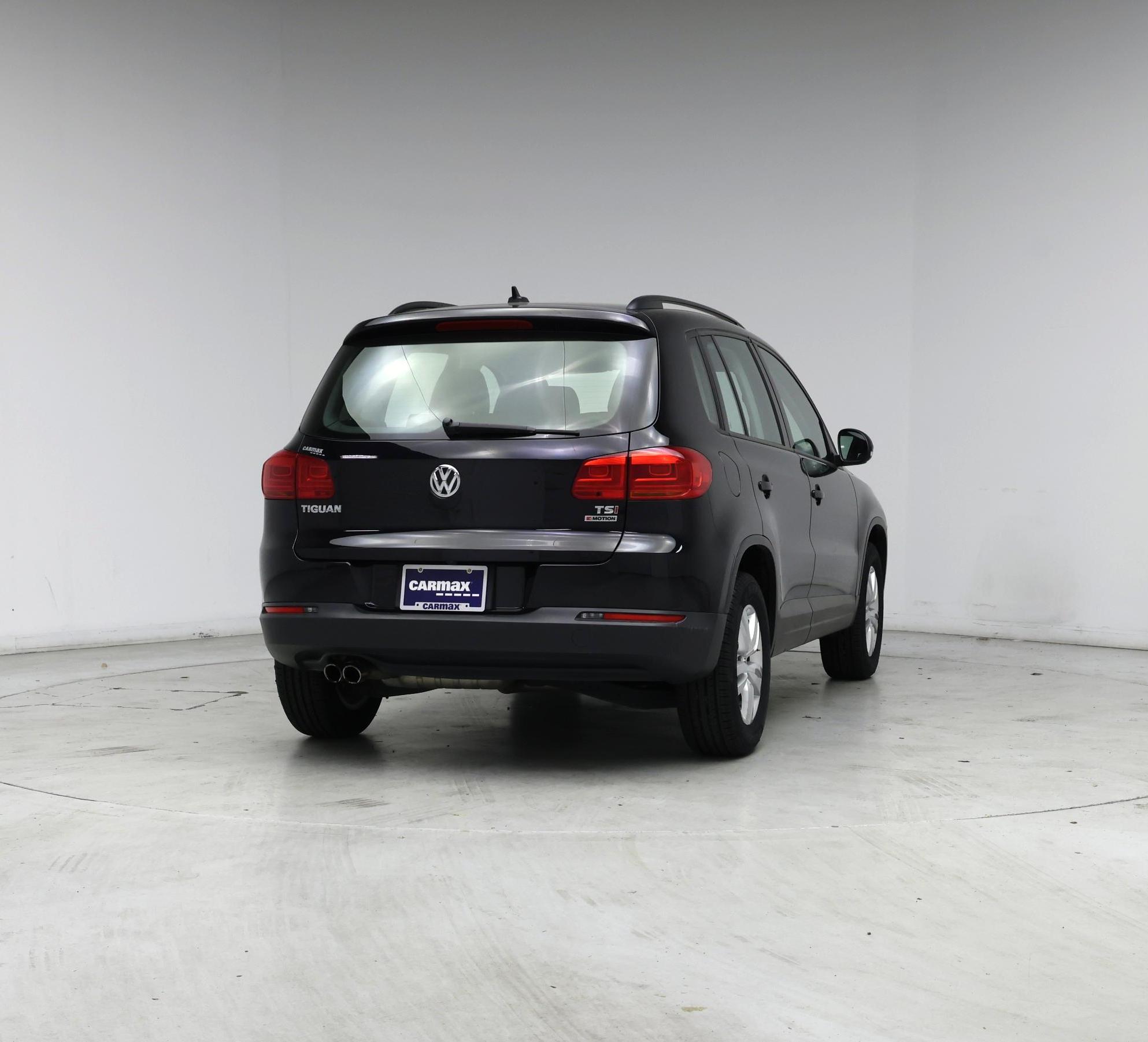 Thumbnail: 2017 Volkswagen Tiguan - 8