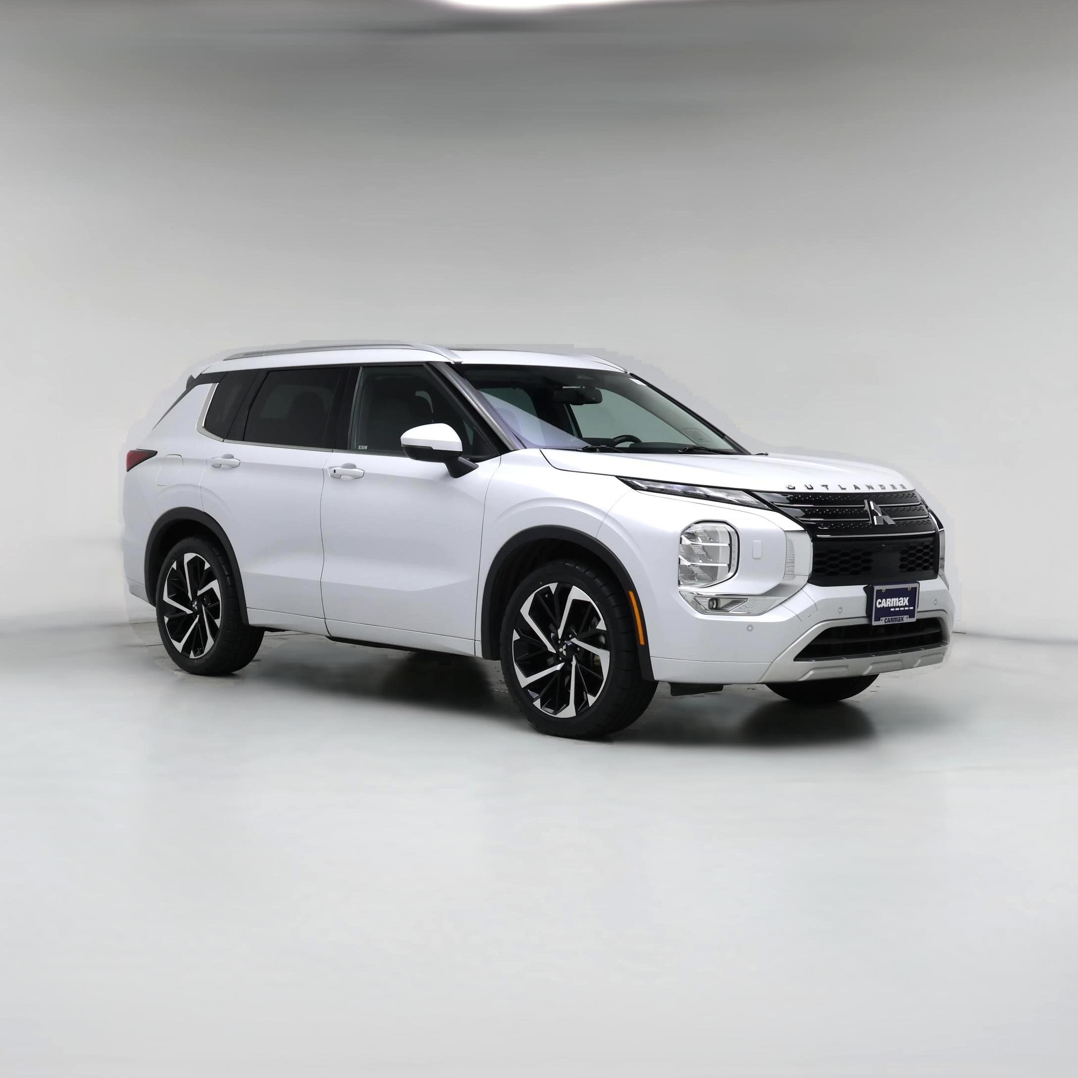 Thumbnail: 2023 Mitsubishi Outlander - 1