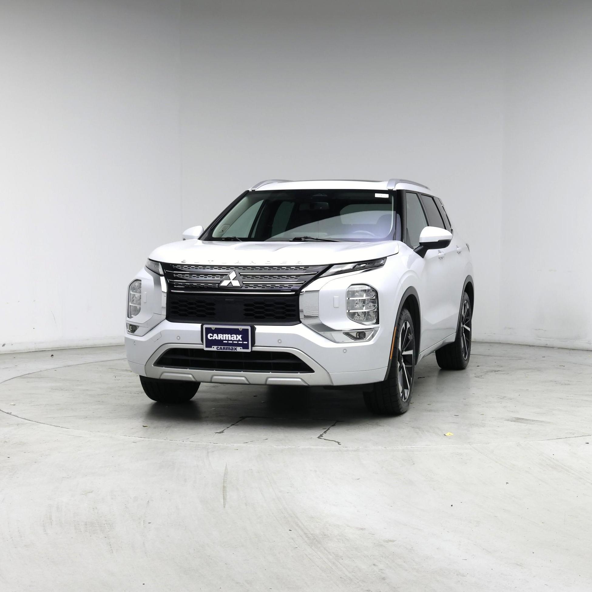 Thumbnail: 2023 Mitsubishi Outlander - 4