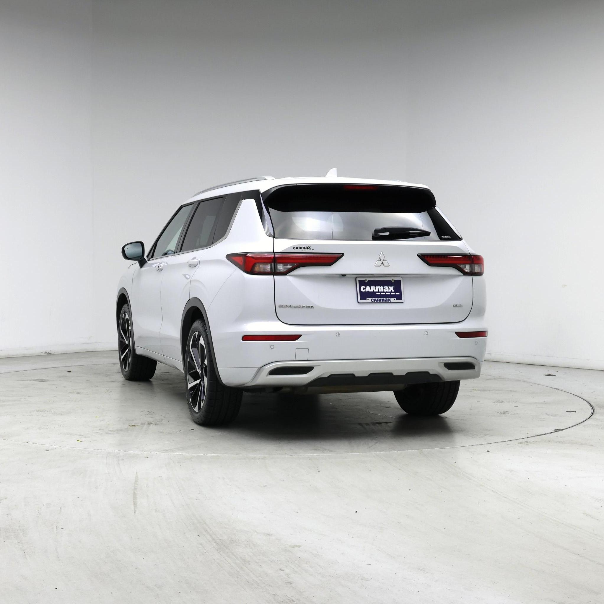 Thumbnail: 2023 Mitsubishi Outlander - 6