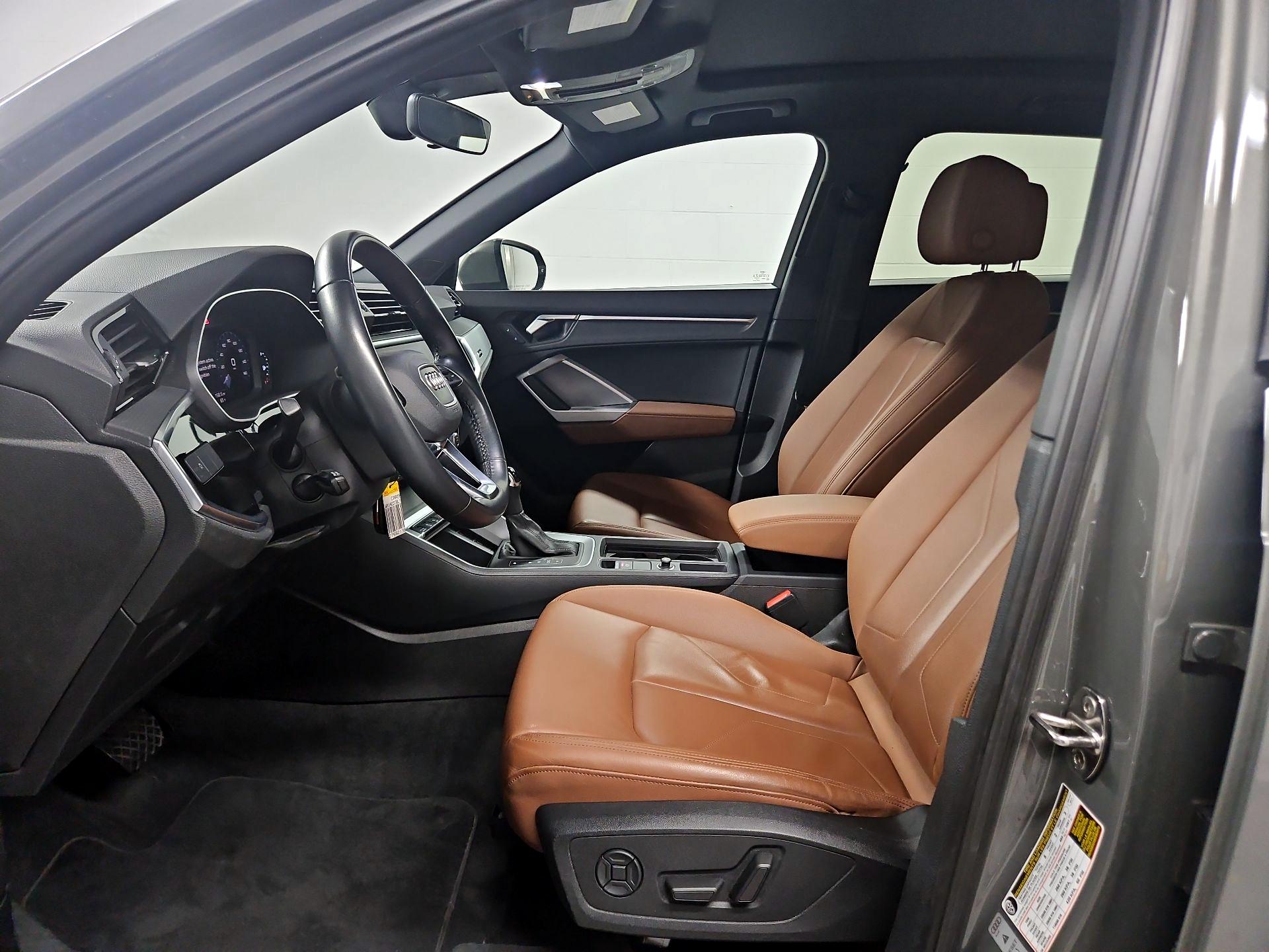 Thumbnail: 2020 Audi Q3 - 11