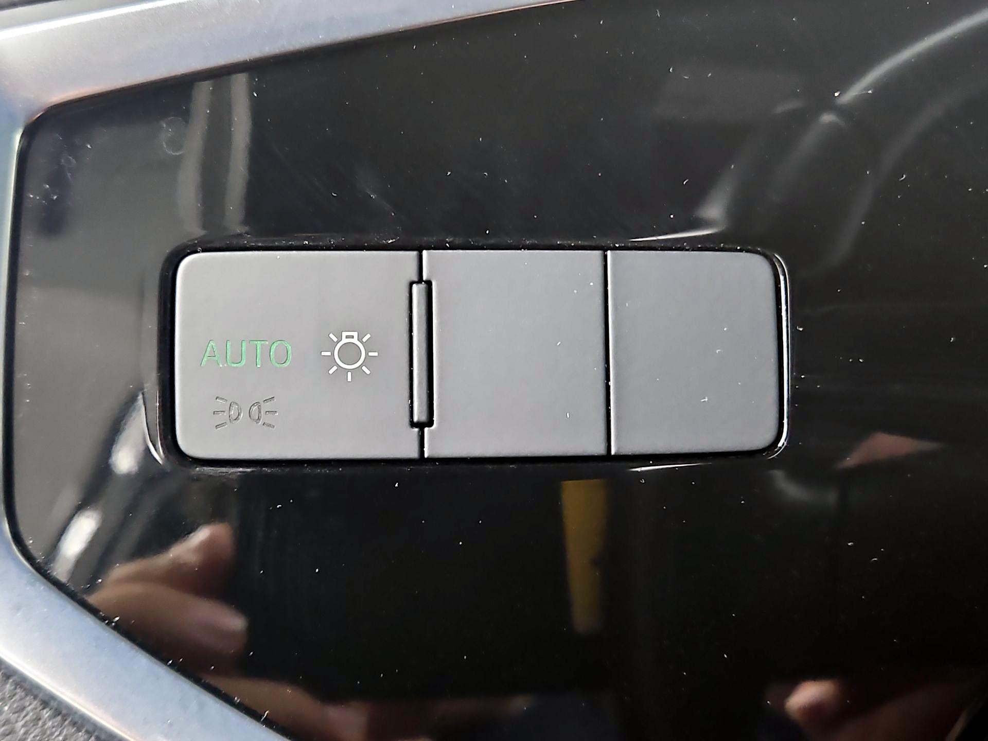 Thumbnail: 2020 Audi Q3 - 13