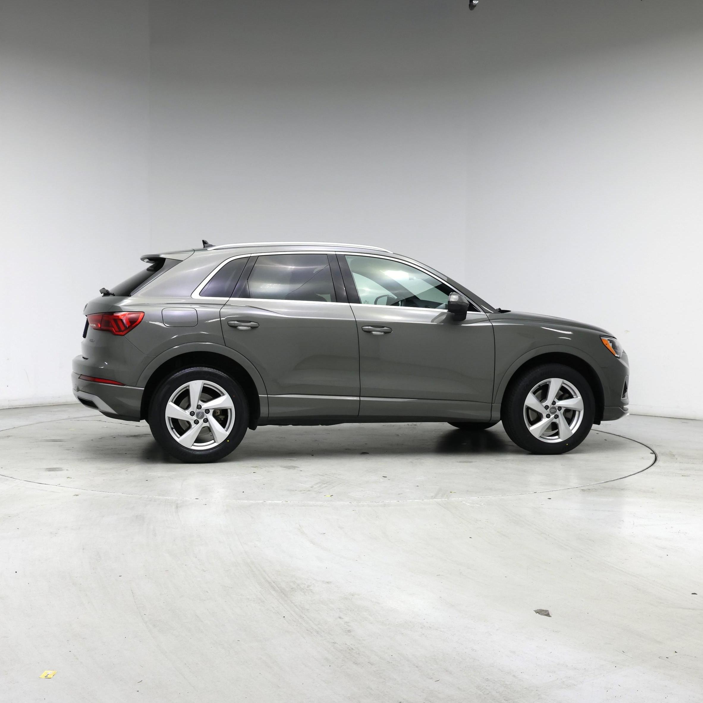 Thumbnail: 2020 Audi Q3 - 7