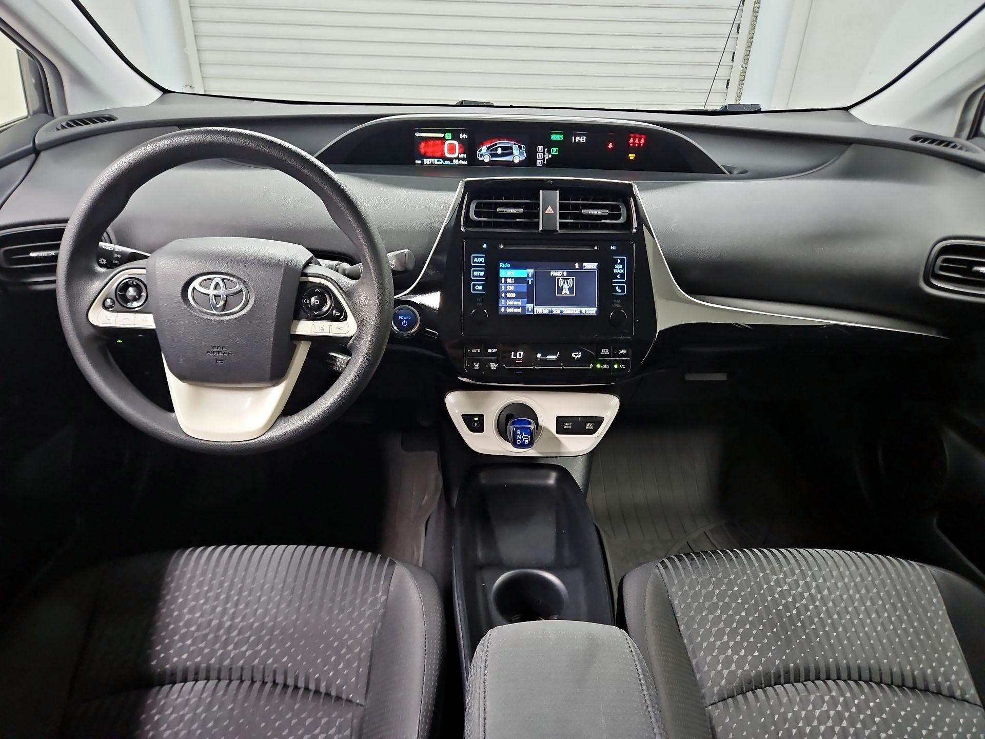 Thumbnail: 2017 Toyota Prius - 9