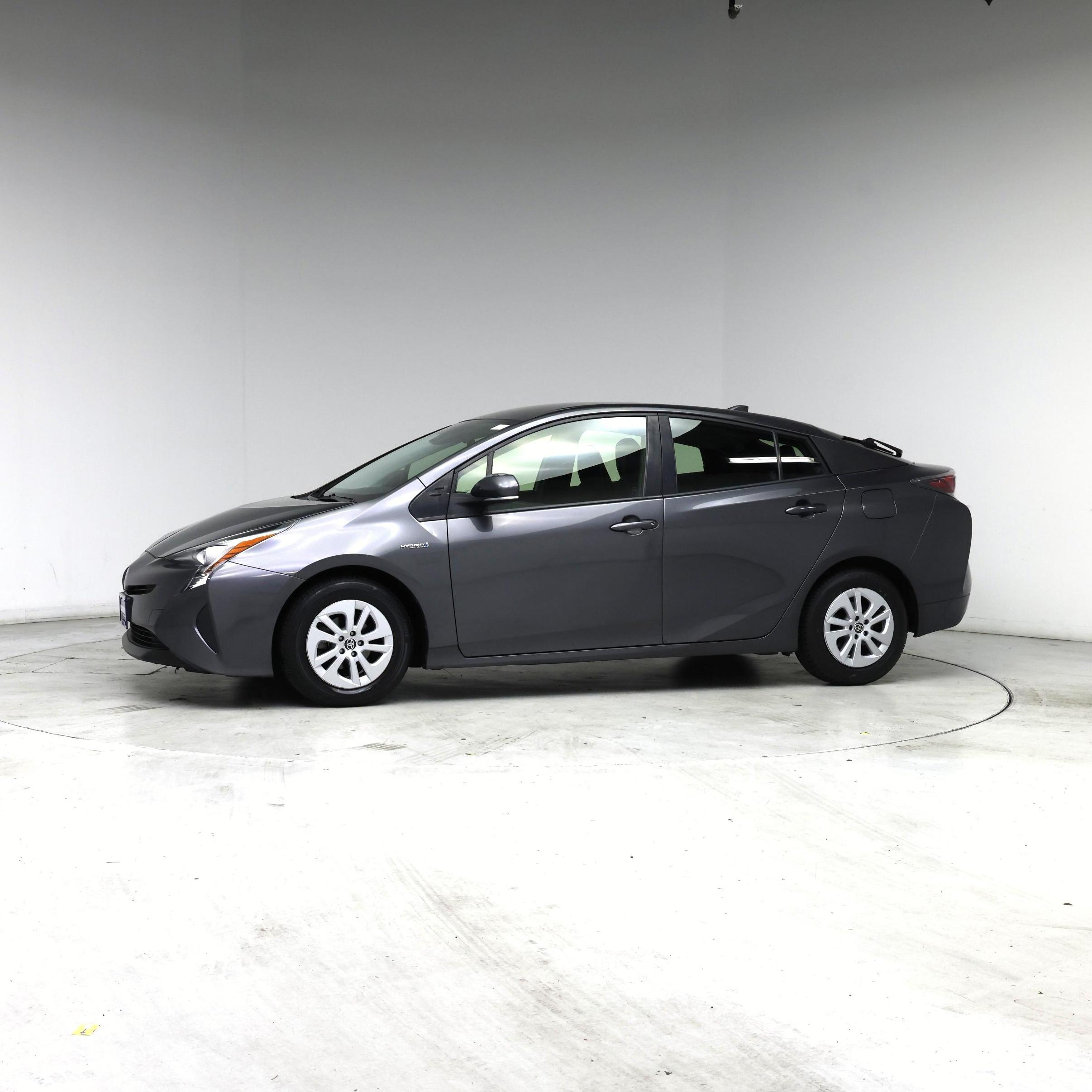 Thumbnail: 2017 Toyota Prius - 3