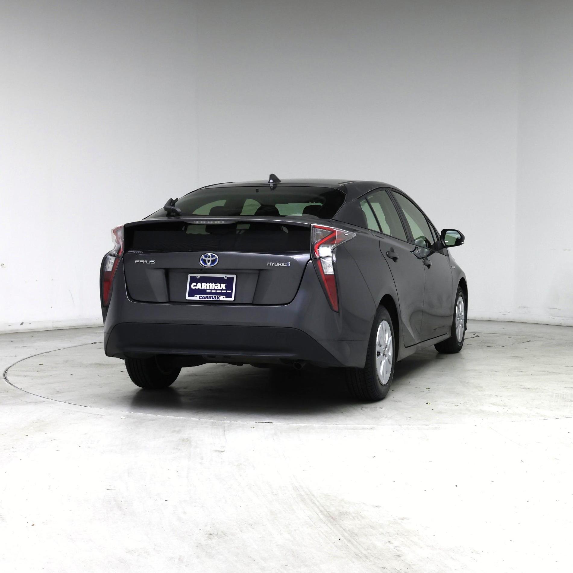 Thumbnail: 2017 Toyota Prius - 8