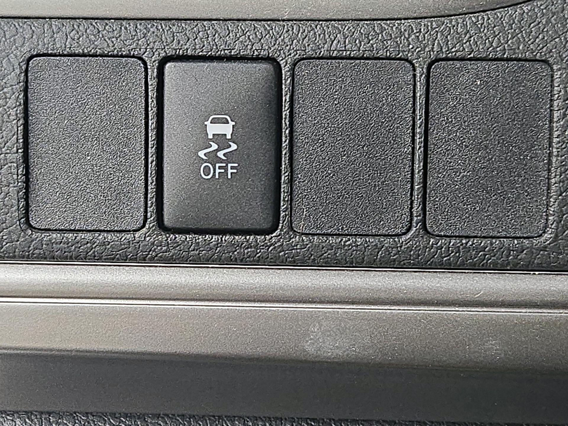 Thumbnail: 2013 Toyota Camry - 13